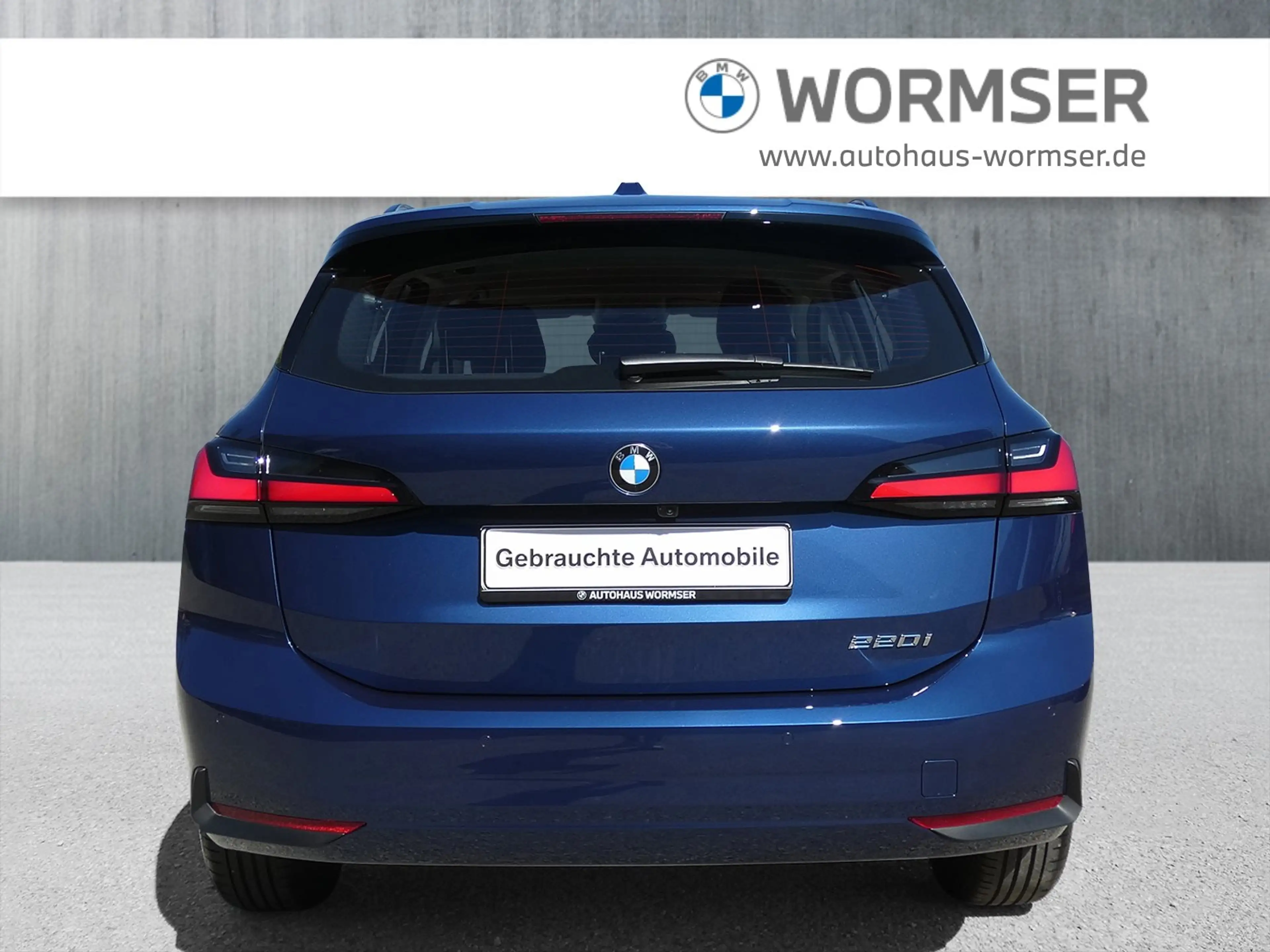 BMW 220 i Active Tourer — photo 6