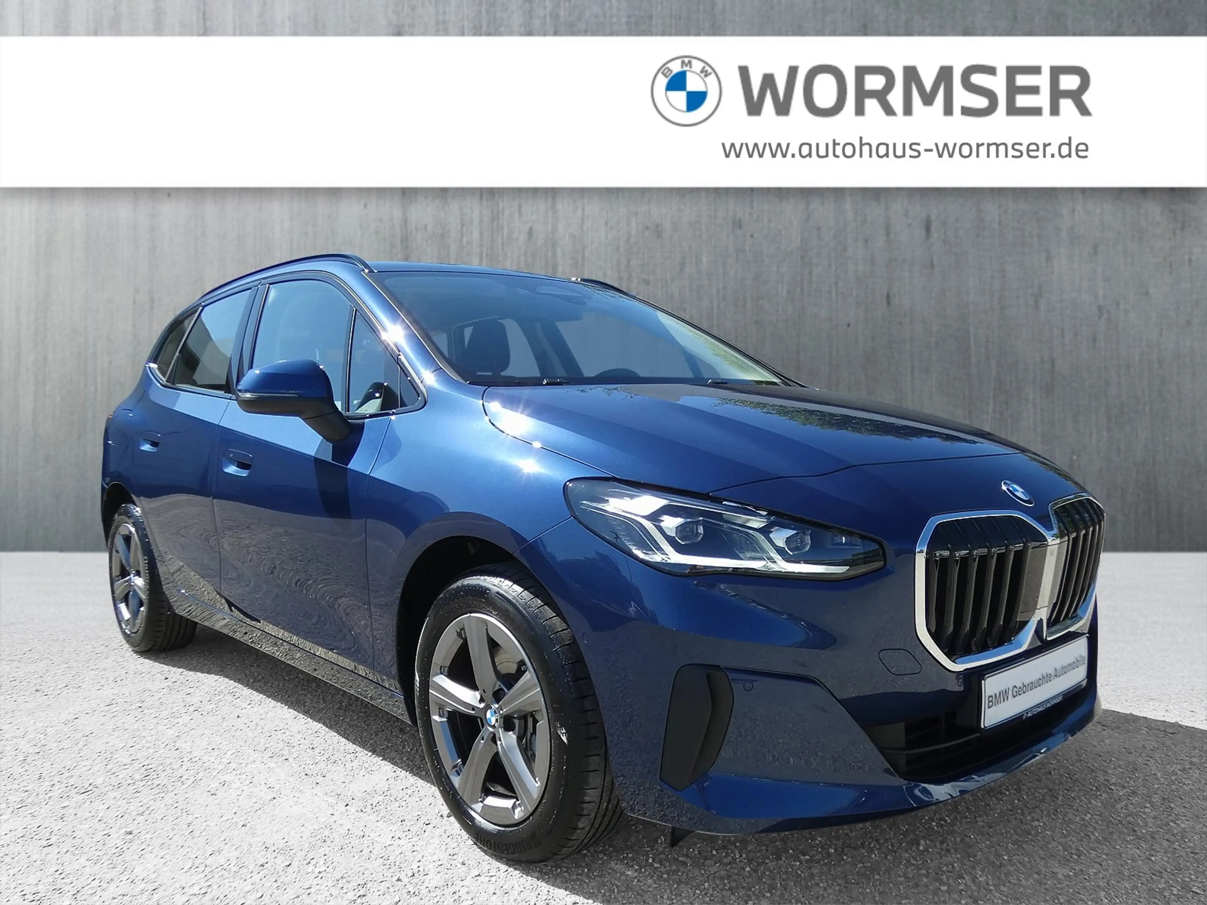 BMW 220 i Active Tourer — photo 3