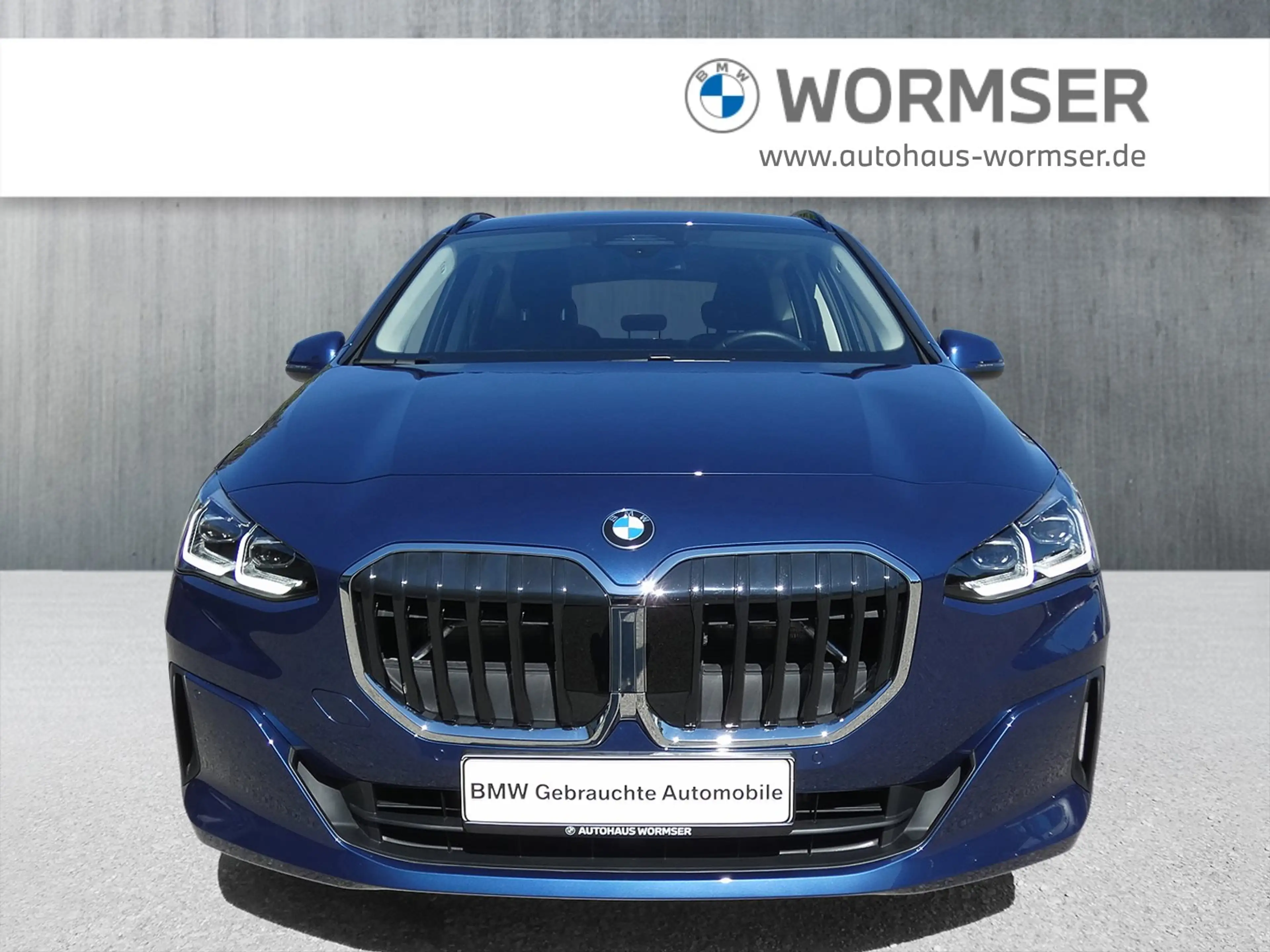 BMW 220 i Active Tourer — photo 2