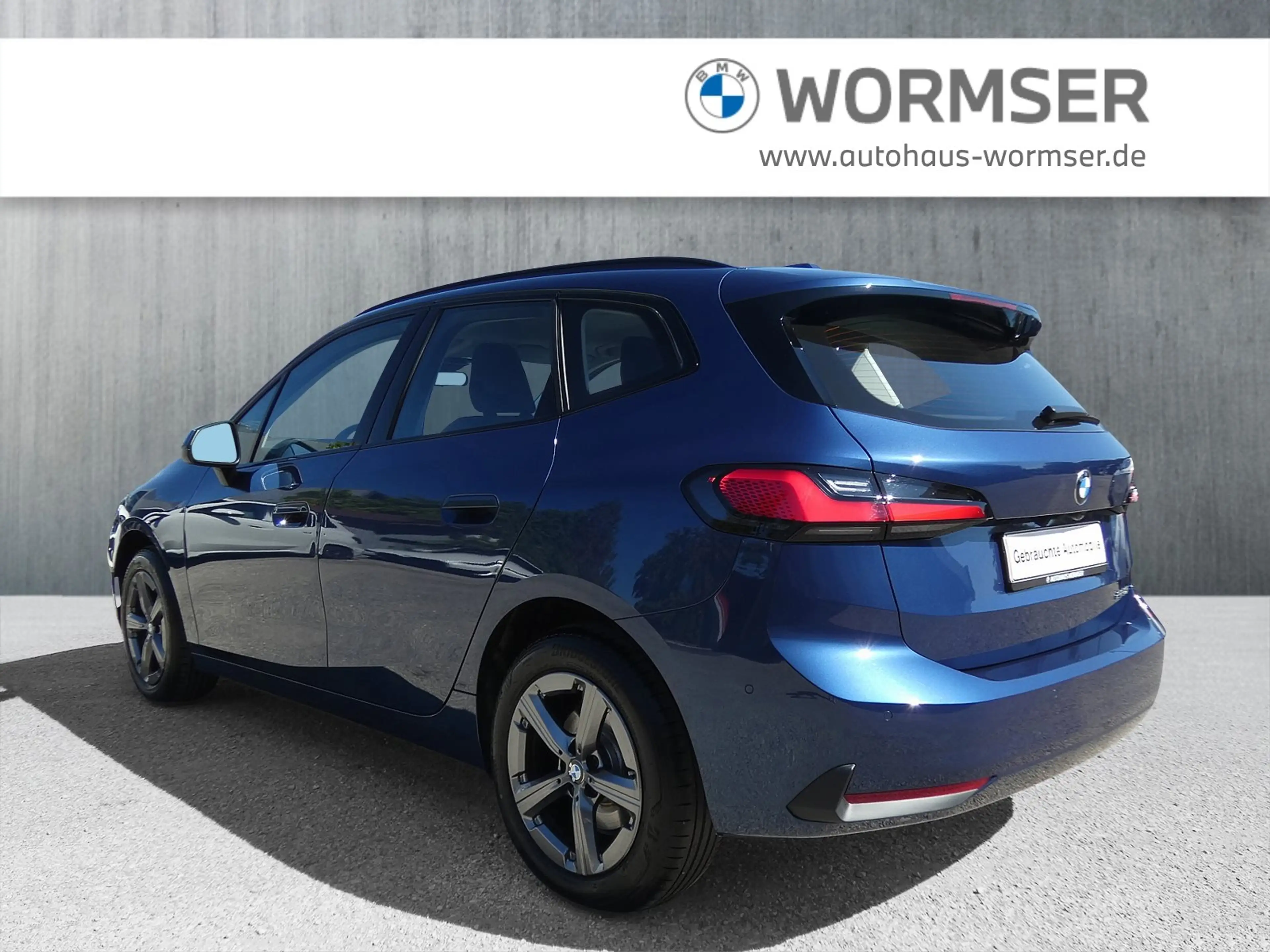 BMW 220 i Active Tourer — photo 7