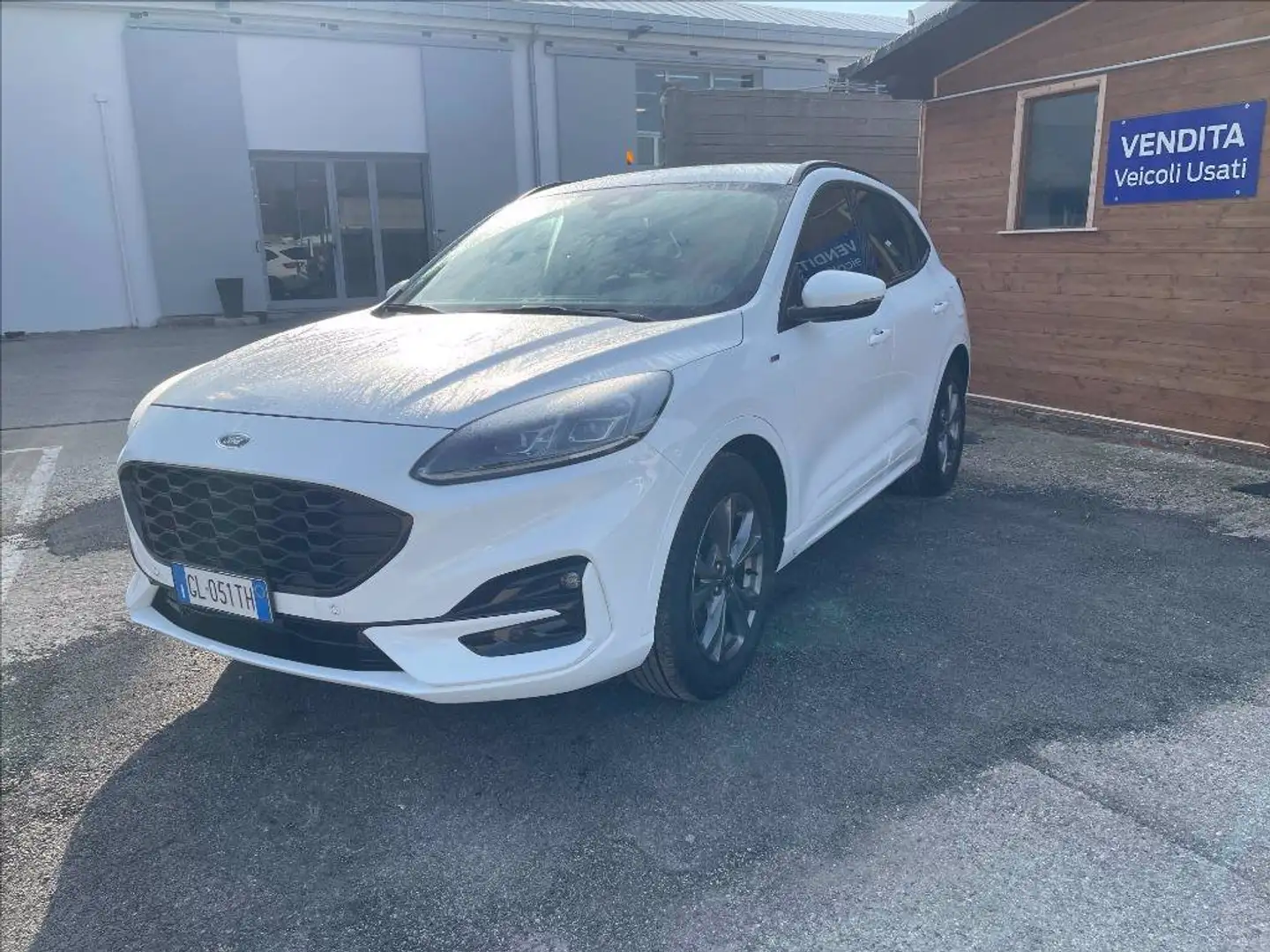 Ford Kuga 1.5 ecoblue ST-Line X 2wd 120cv auto Bianco - 1