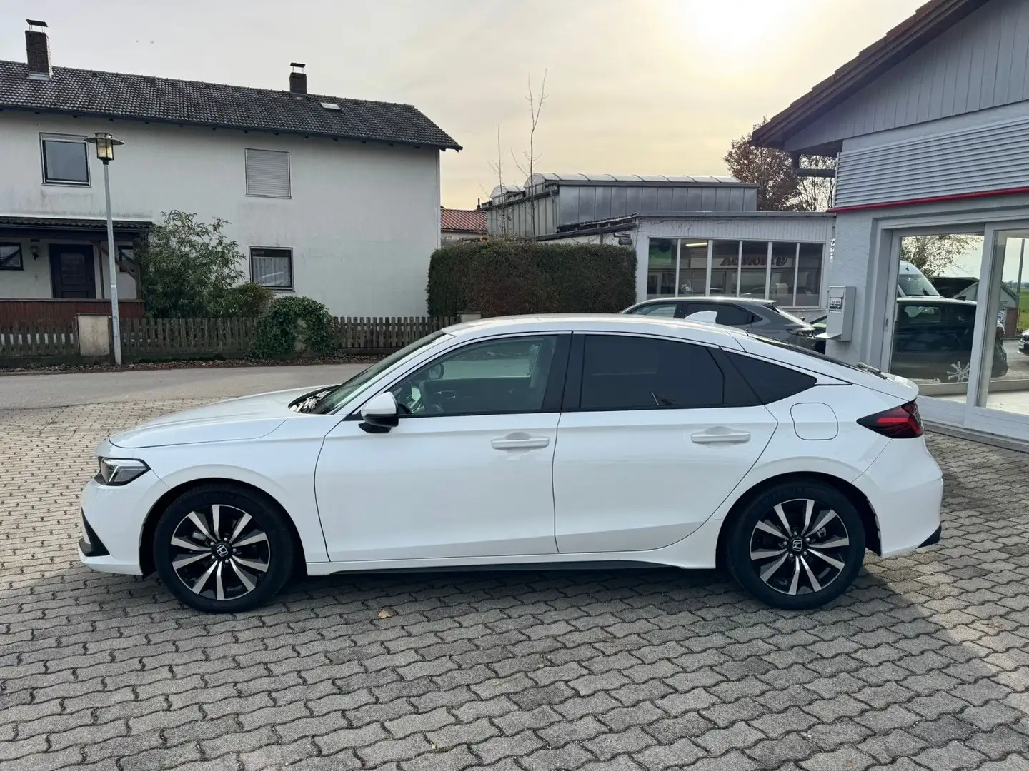 Honda Civic 2.0 i-MMD Hybrid Elegance Weiß - 2
