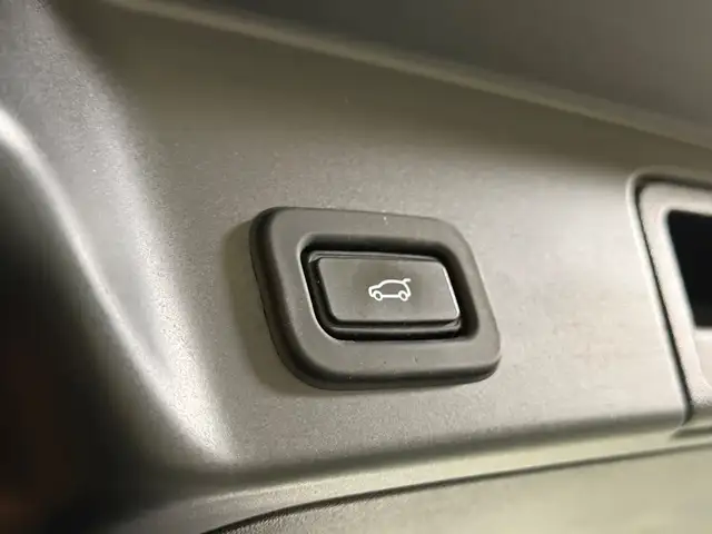 Land Rover Range Rover Evoque view 15