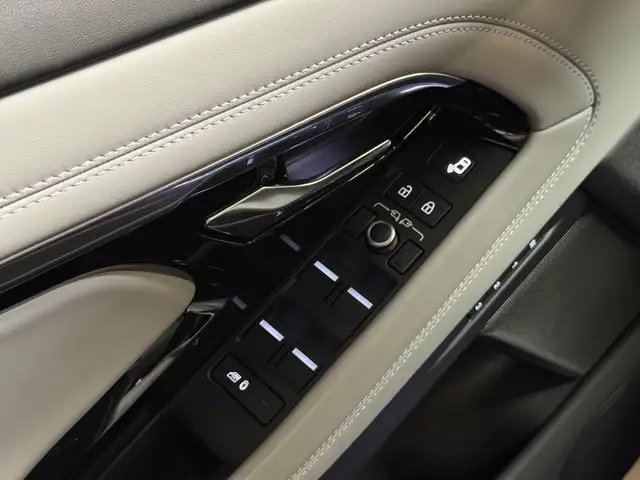 Land Rover Range Rover Evoque view 17