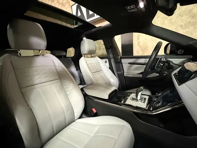 Land Rover Range Rover Evoque view 12
