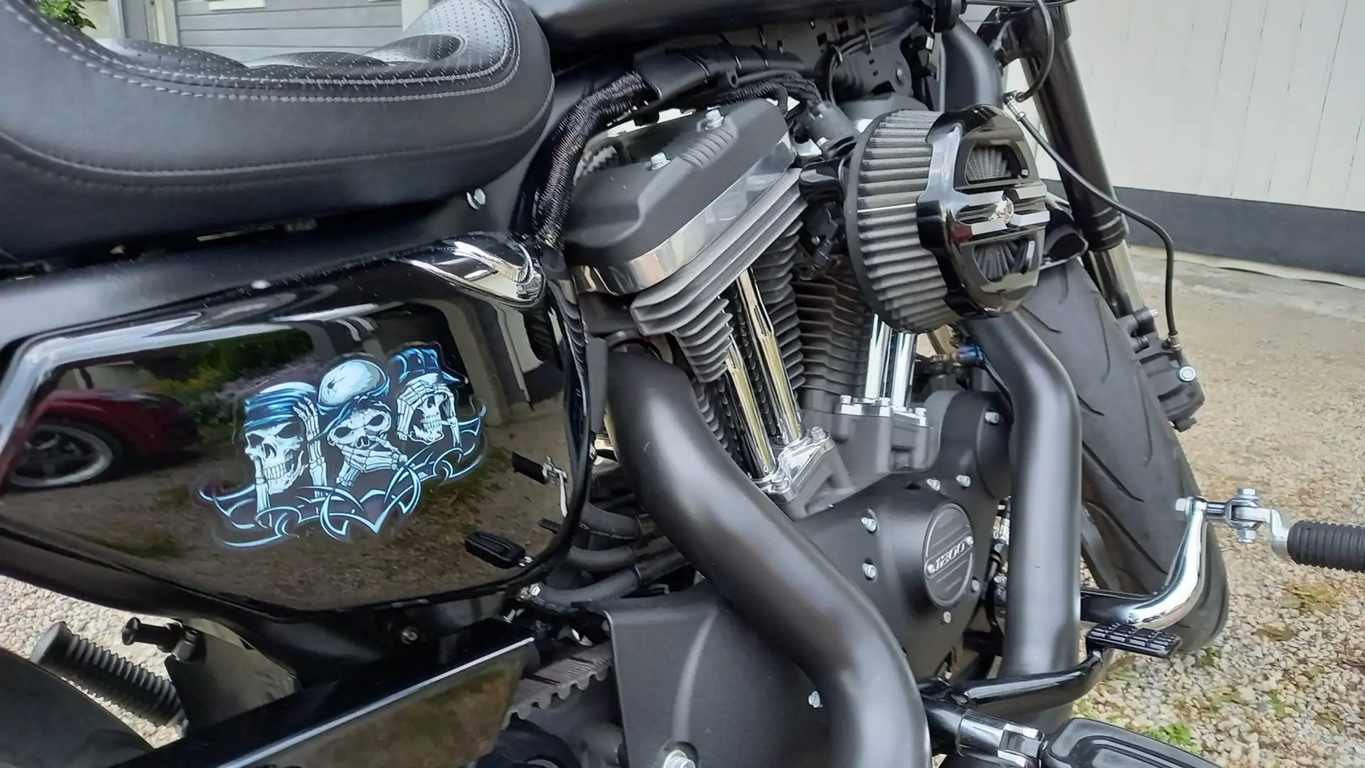 Harley-Davidson XL 1200 Roadster Чорний - 2
