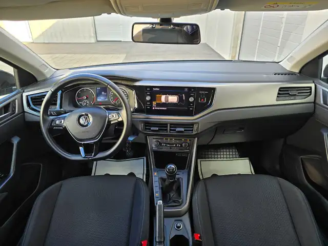 Volkswagen Polo view 10
