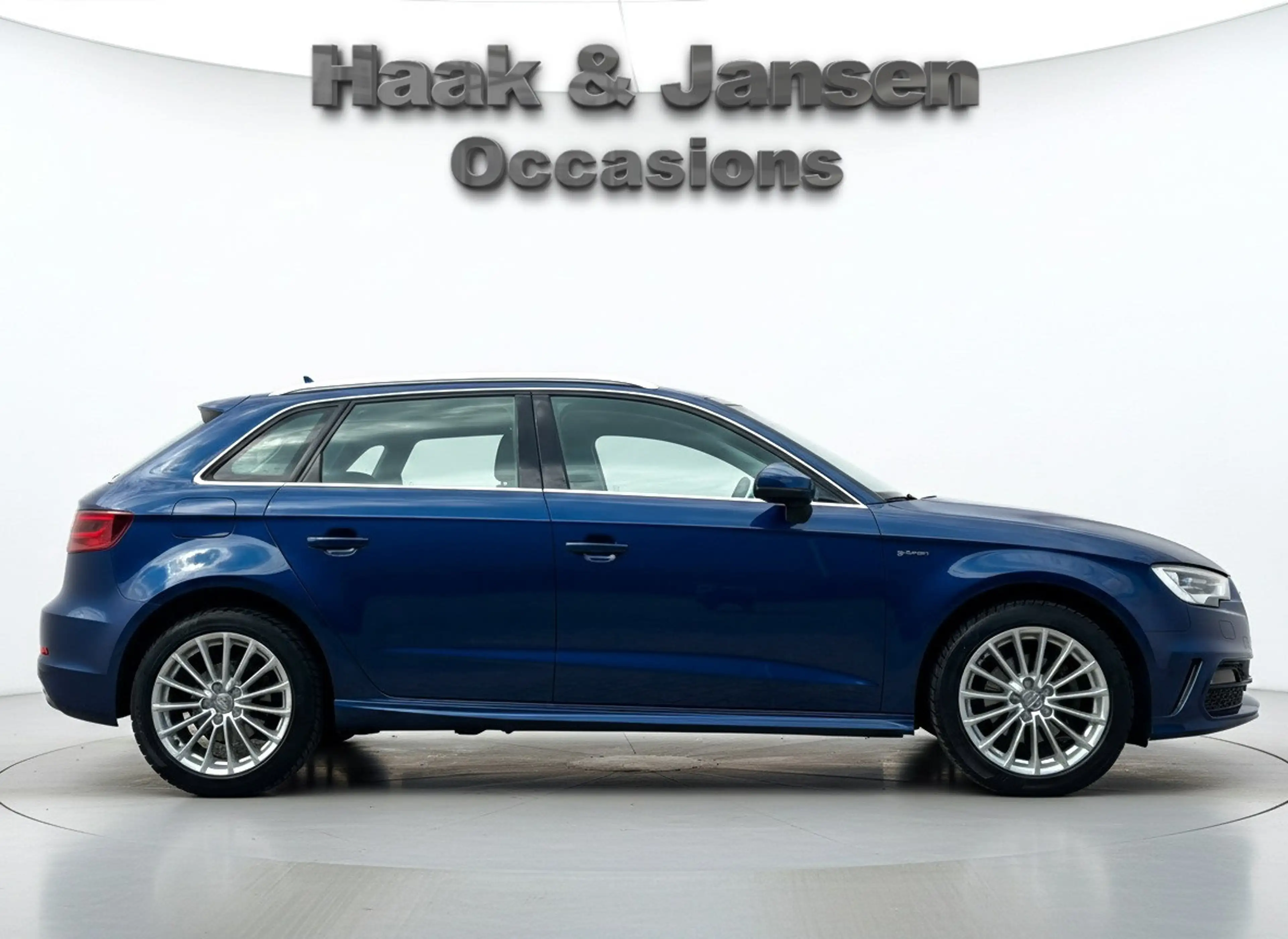 Audi A3 Sportback 1.4 TFSI Ambiente Pro Line g-tron - Crui — photo 7