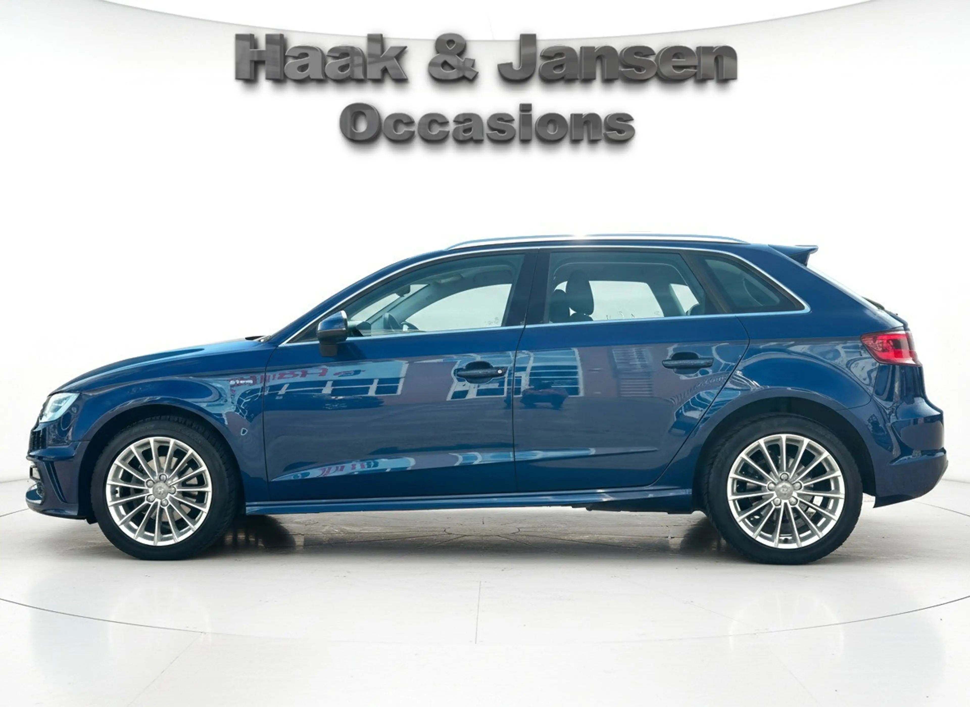 Audi A3 Sportback 1.4 TFSI Ambiente Pro Line g-tron - Crui — photo 8