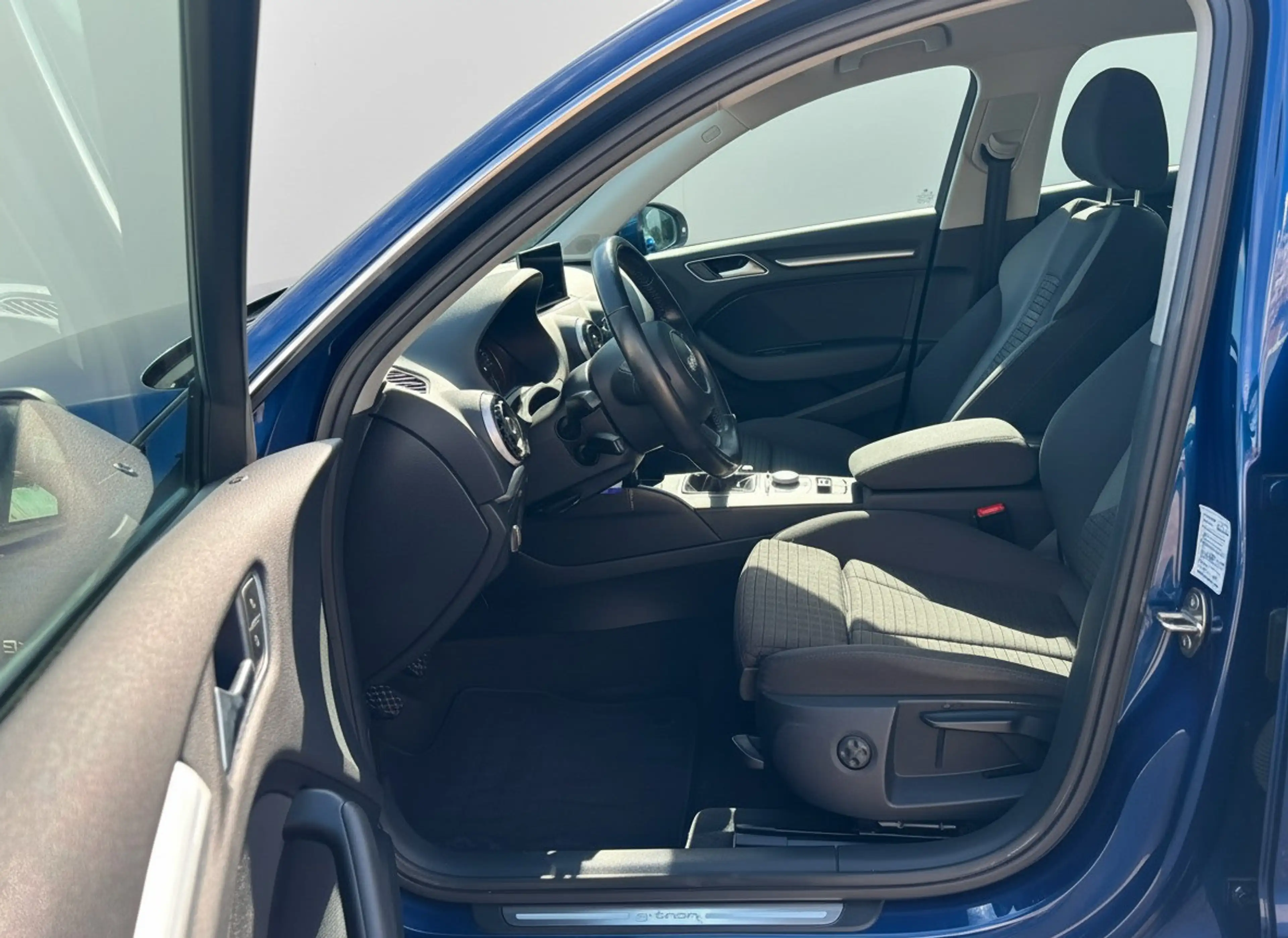 Audi A3 Sportback 1.4 TFSI Ambiente Pro Line g-tron - Crui — photo 10