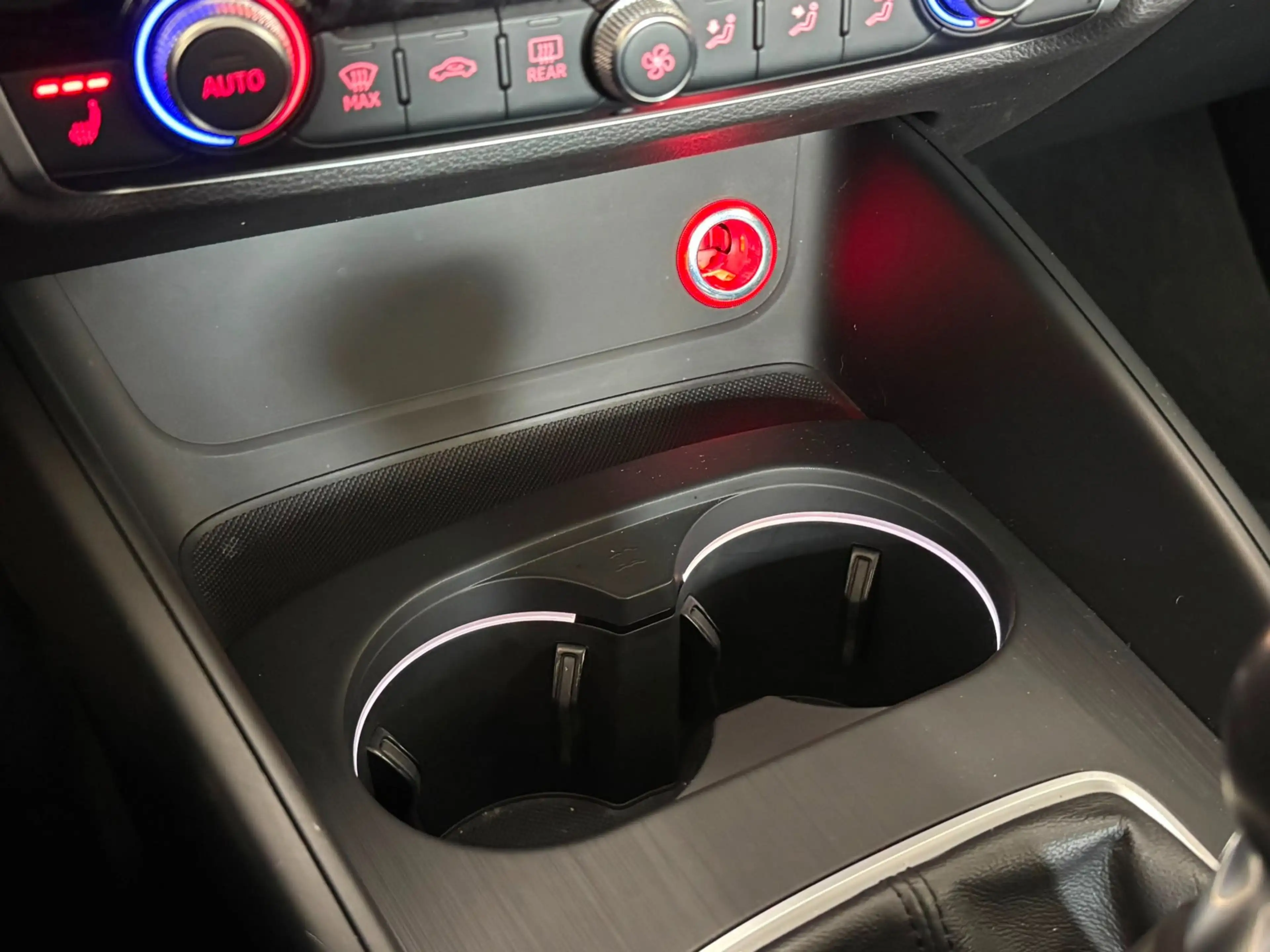 Audi A3 Sportback 1.4 TFSI Ambiente Pro Line g-tron - Crui — photo 13