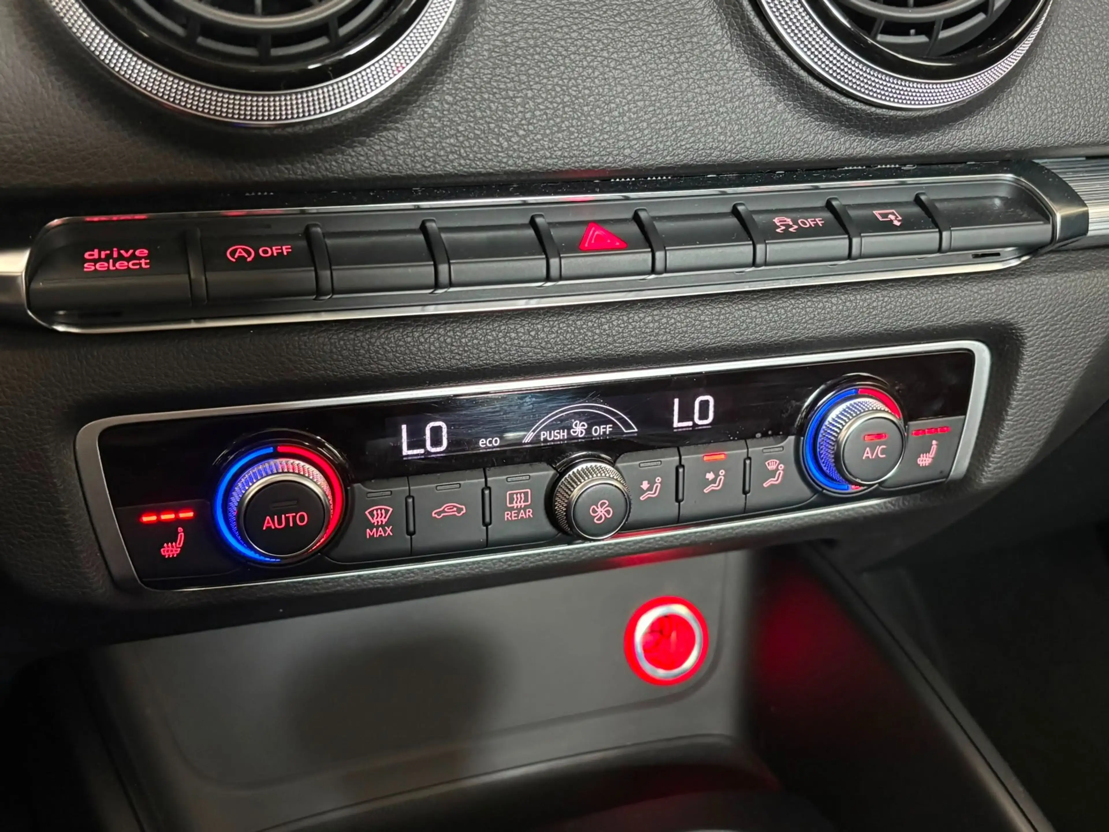 Audi A3 Sportback 1.4 TFSI Ambiente Pro Line g-tron - Crui — photo 12