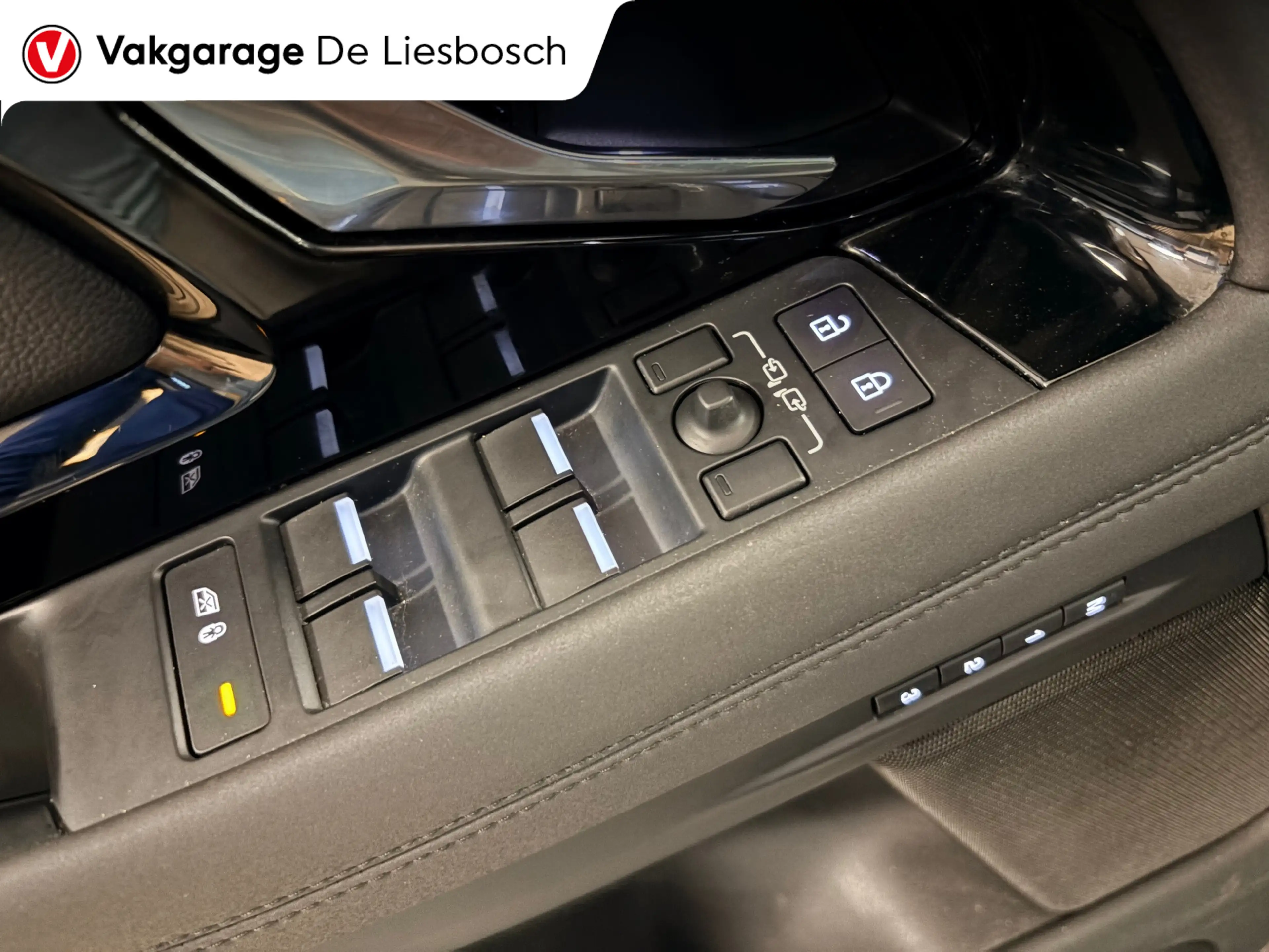 Land Rover Range Rover Evoque 1.5 P300e AWD R-Dynamic SE Leder / Meridian / came — photo 10