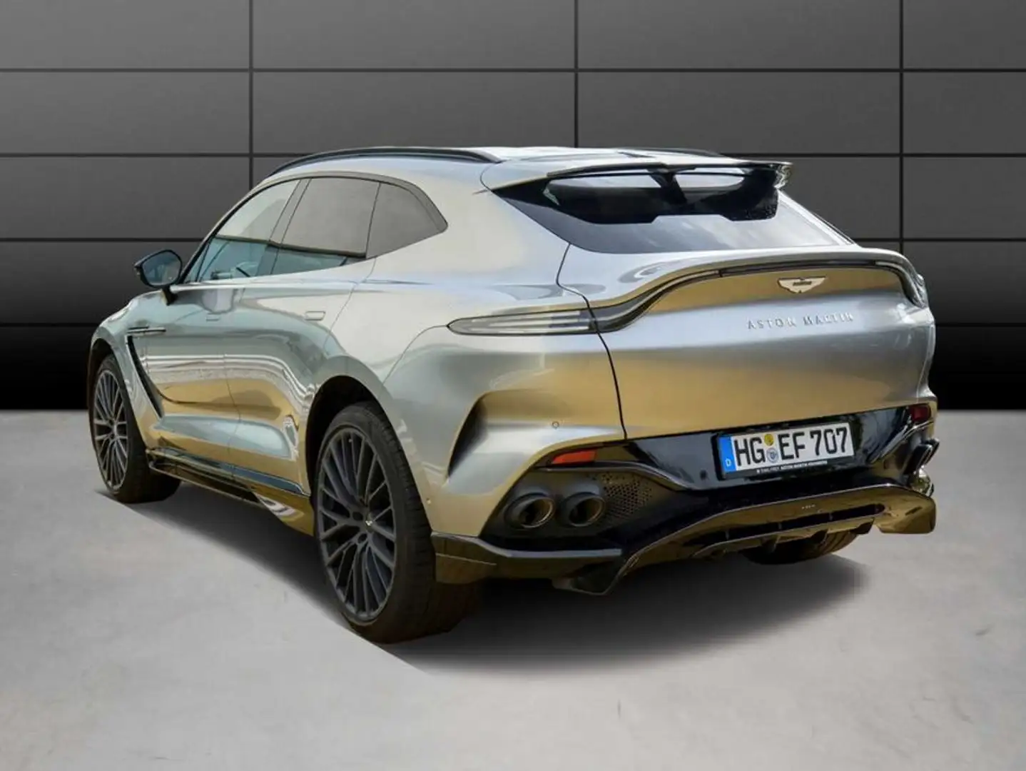Aston Martin DBX 707 Silver - 2