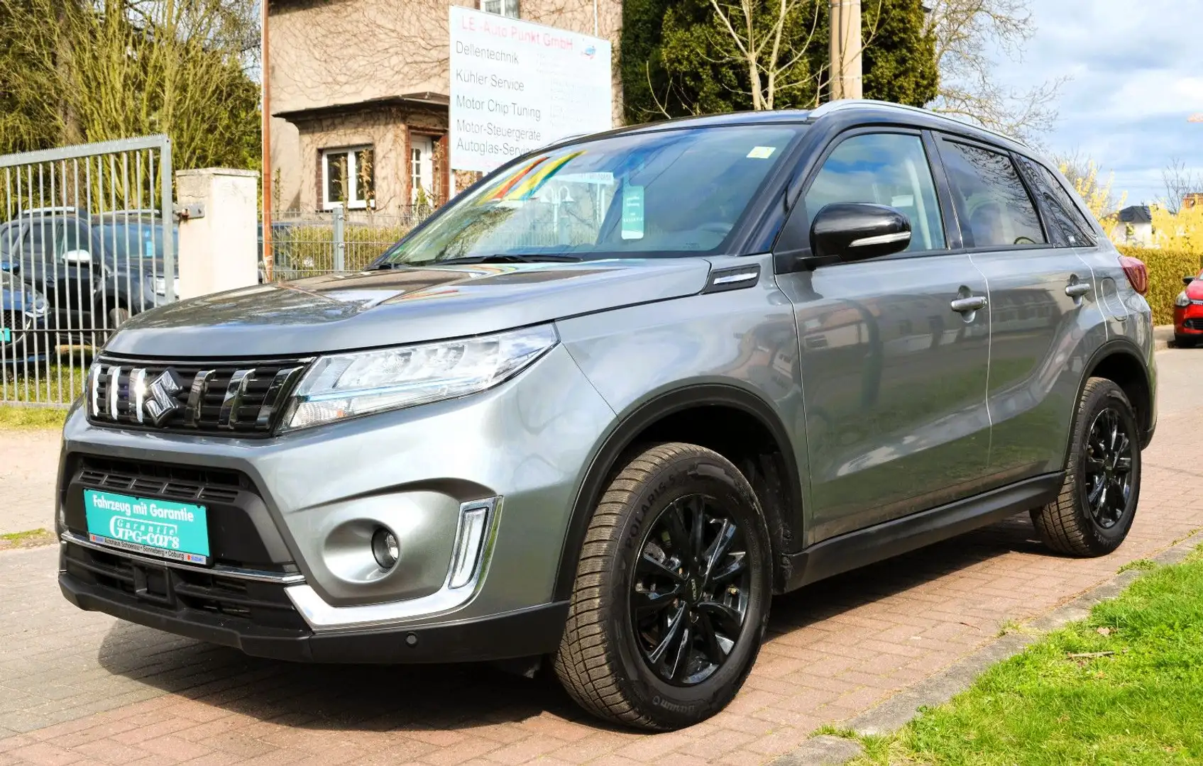 Suzuki Vitara 1.4 Mild-Hybrid,Comfort+4x4,Aut,LED,Pano Grau - 1