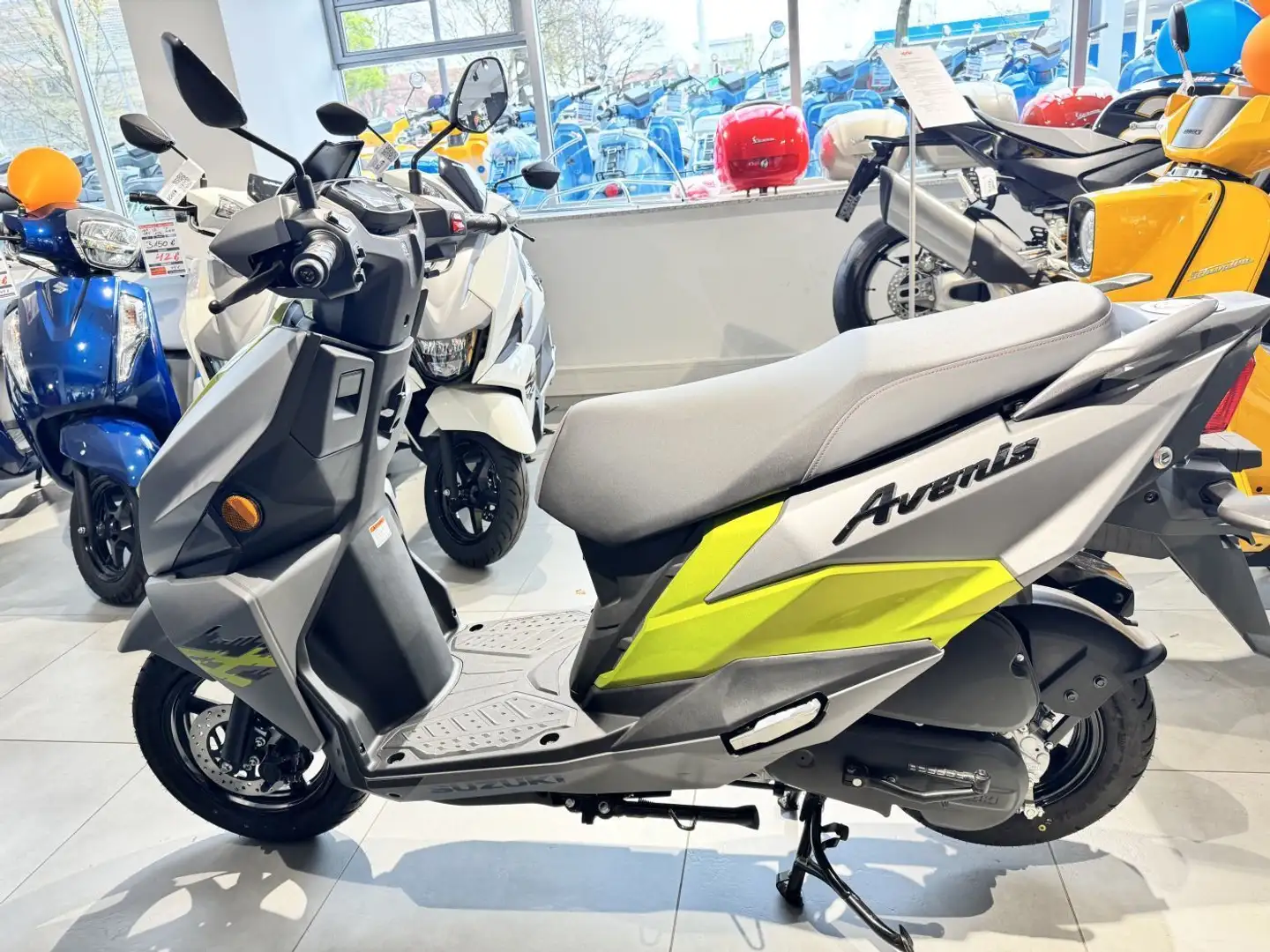 Suzuki AVENIS 125 Gris - 2