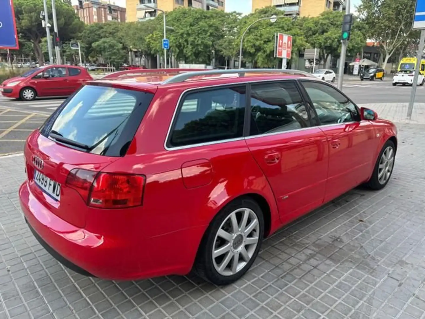 Audi A4 Avant 2.0 TDI 6 vel. Rojo - 2