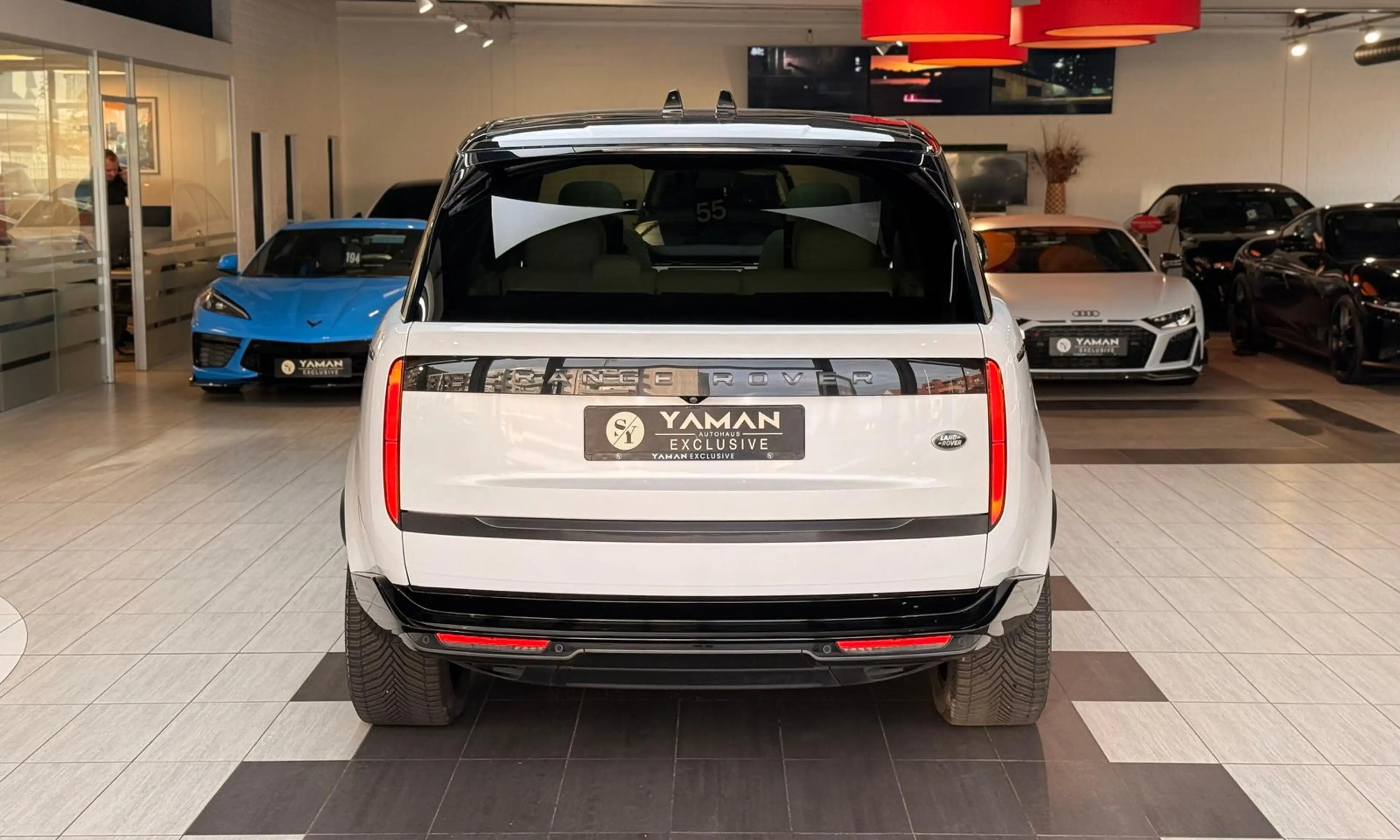 Land Rover Range Rover P440e LWB Lang Autobiography — photo 7