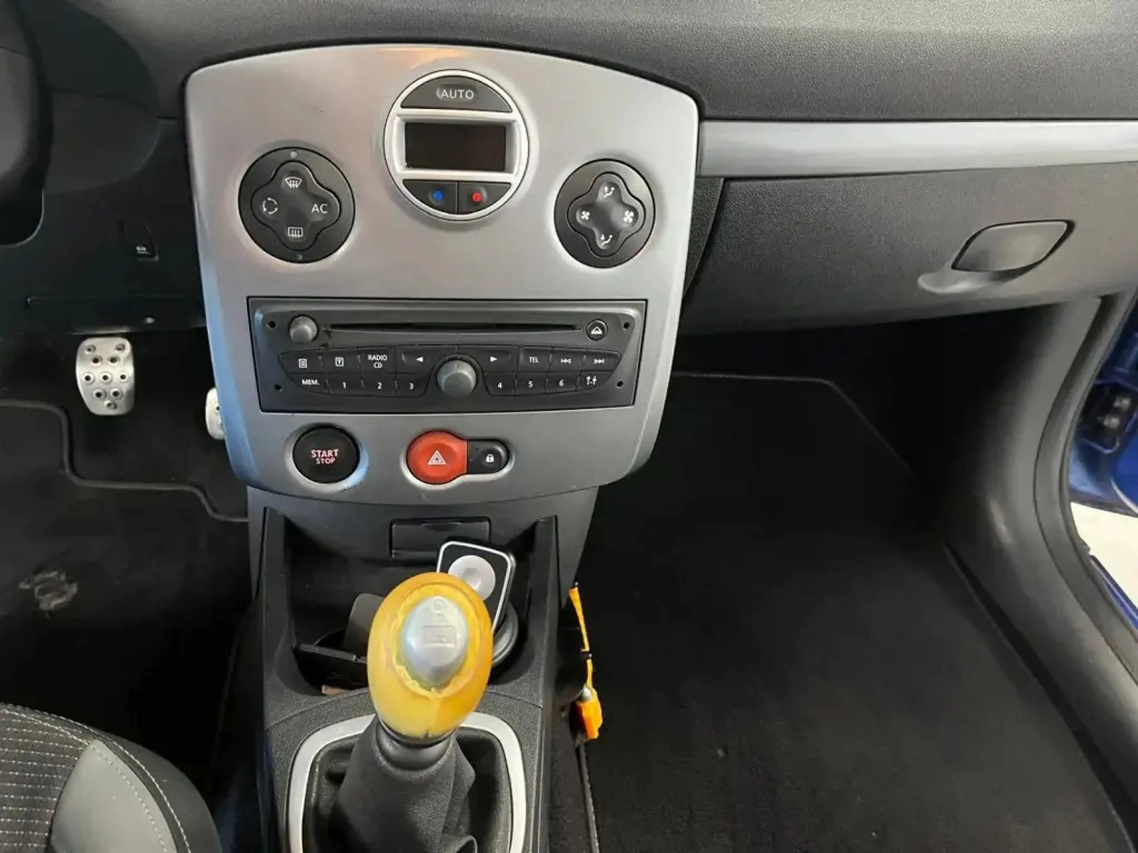 Renault Clio 1.6 GT — photo 15
