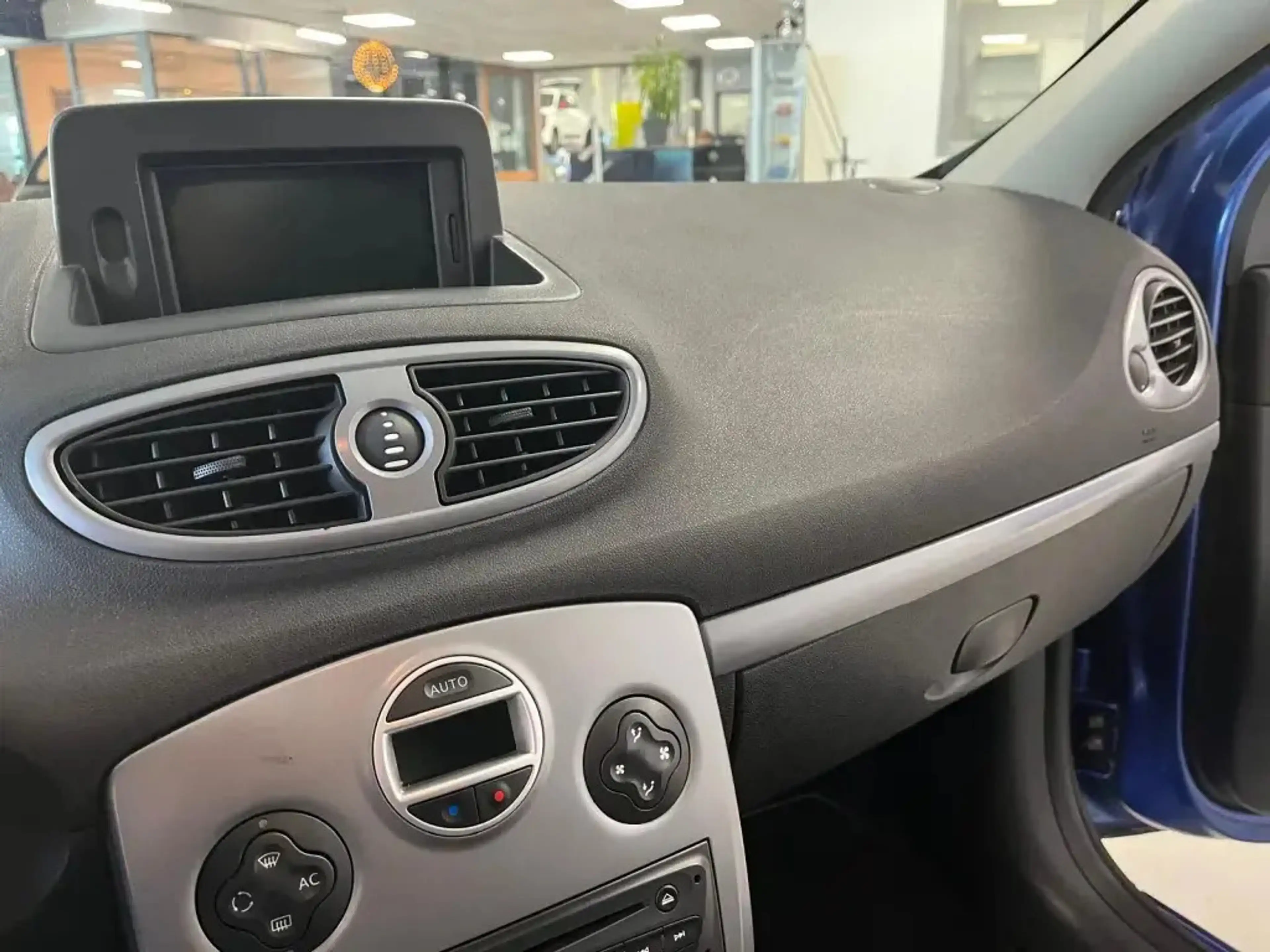 Renault Clio 1.6 GT — photo 12