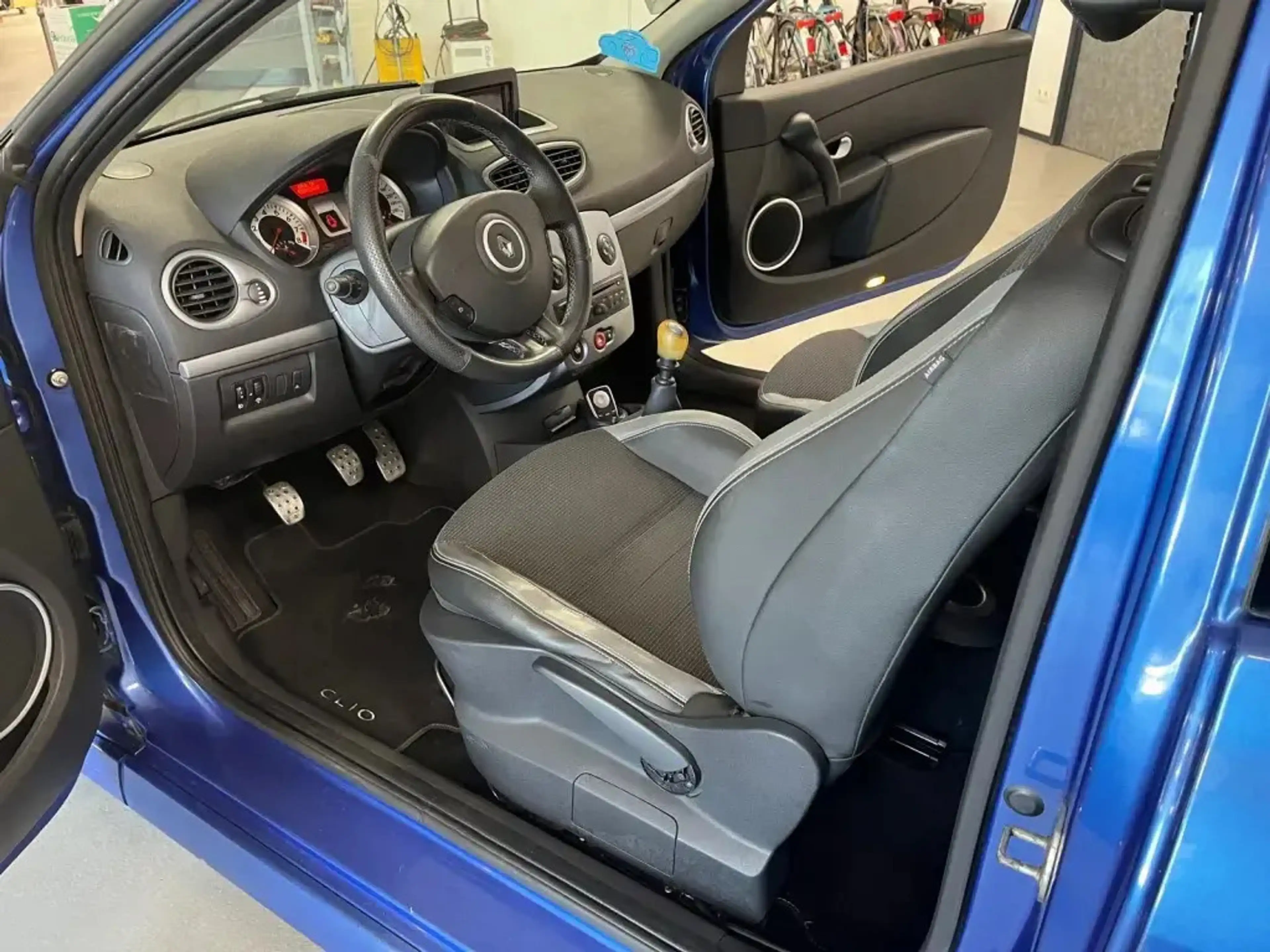 Renault Clio 1.6 GT — photo 9