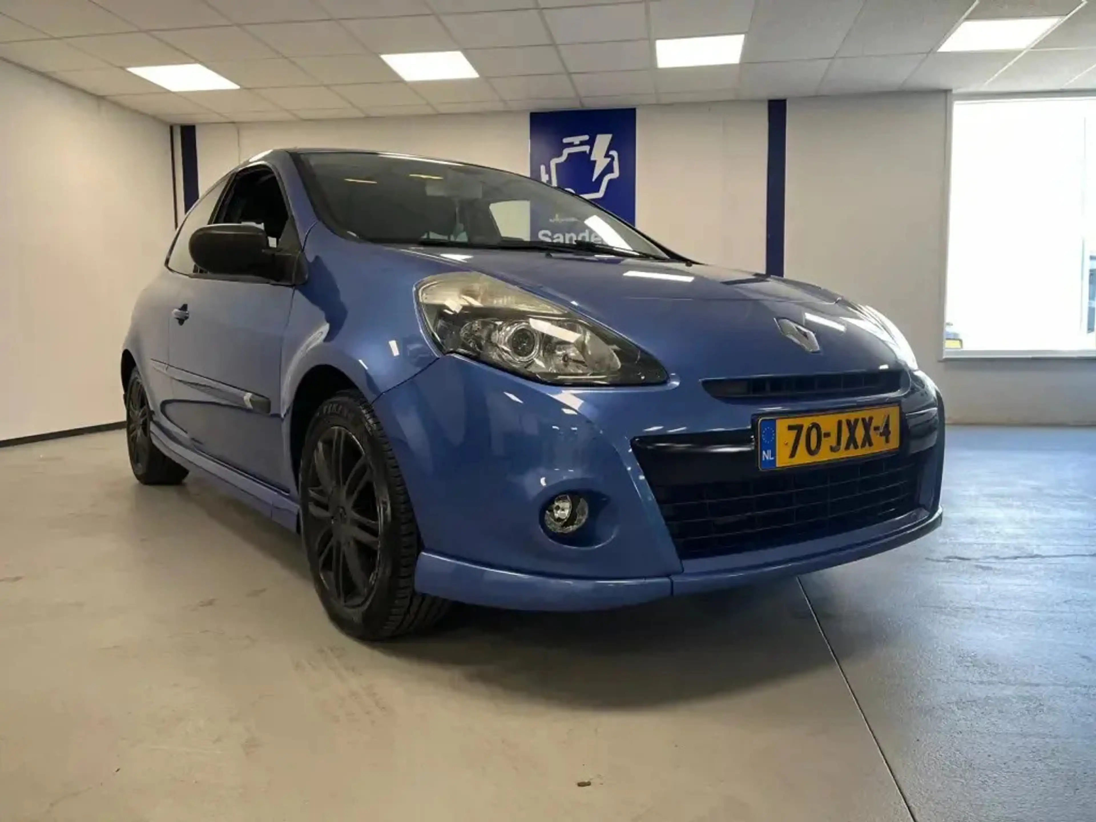 Renault Clio 1.6 GT — photo 2