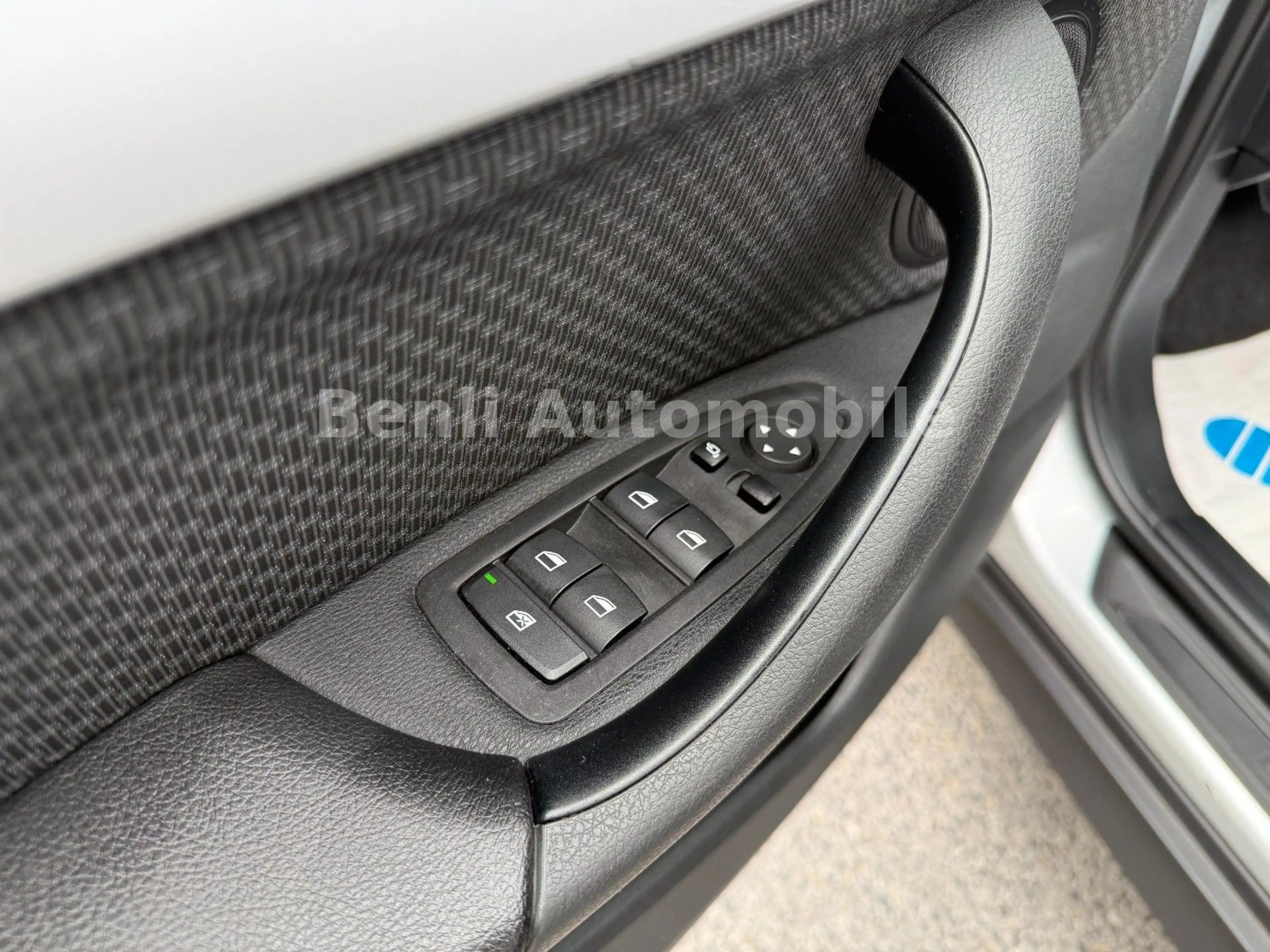 BMW X1 xDrive 20 i Advantage/40TKM/1.HAND/NAVI/AUTOM — photo 11