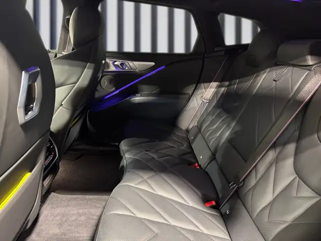 BMW XM 50e Ansicht 8