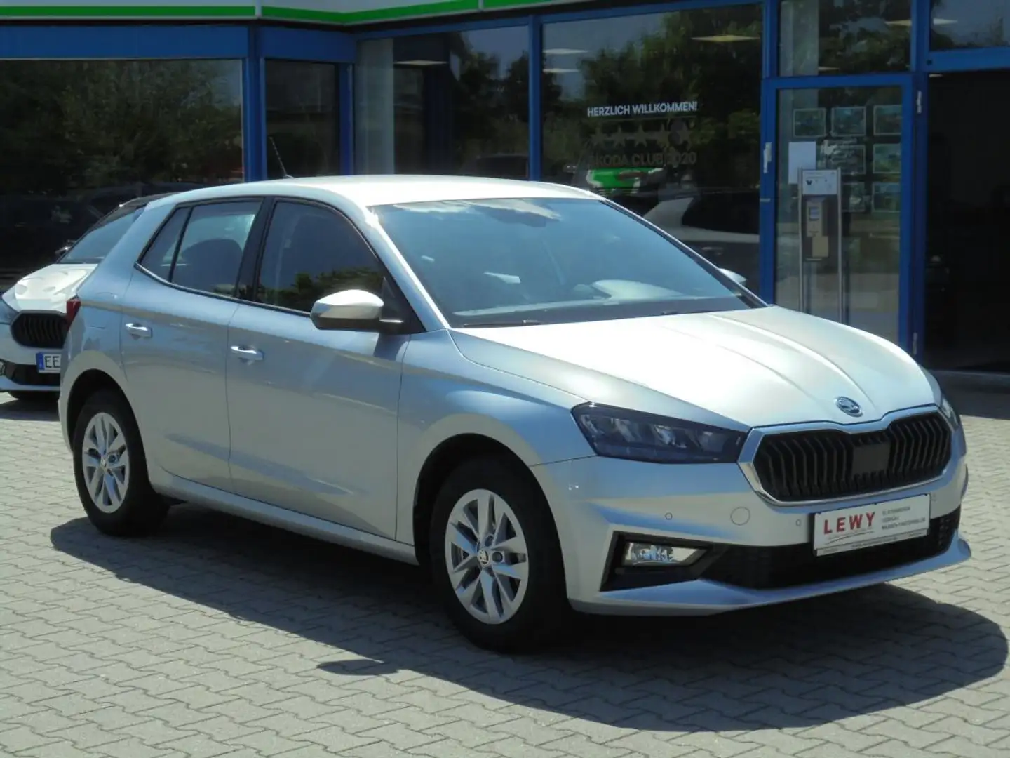 Skoda Fabia 1.0 MPI Selection+WERKSGARANTIE+PDC+ Silber - 2