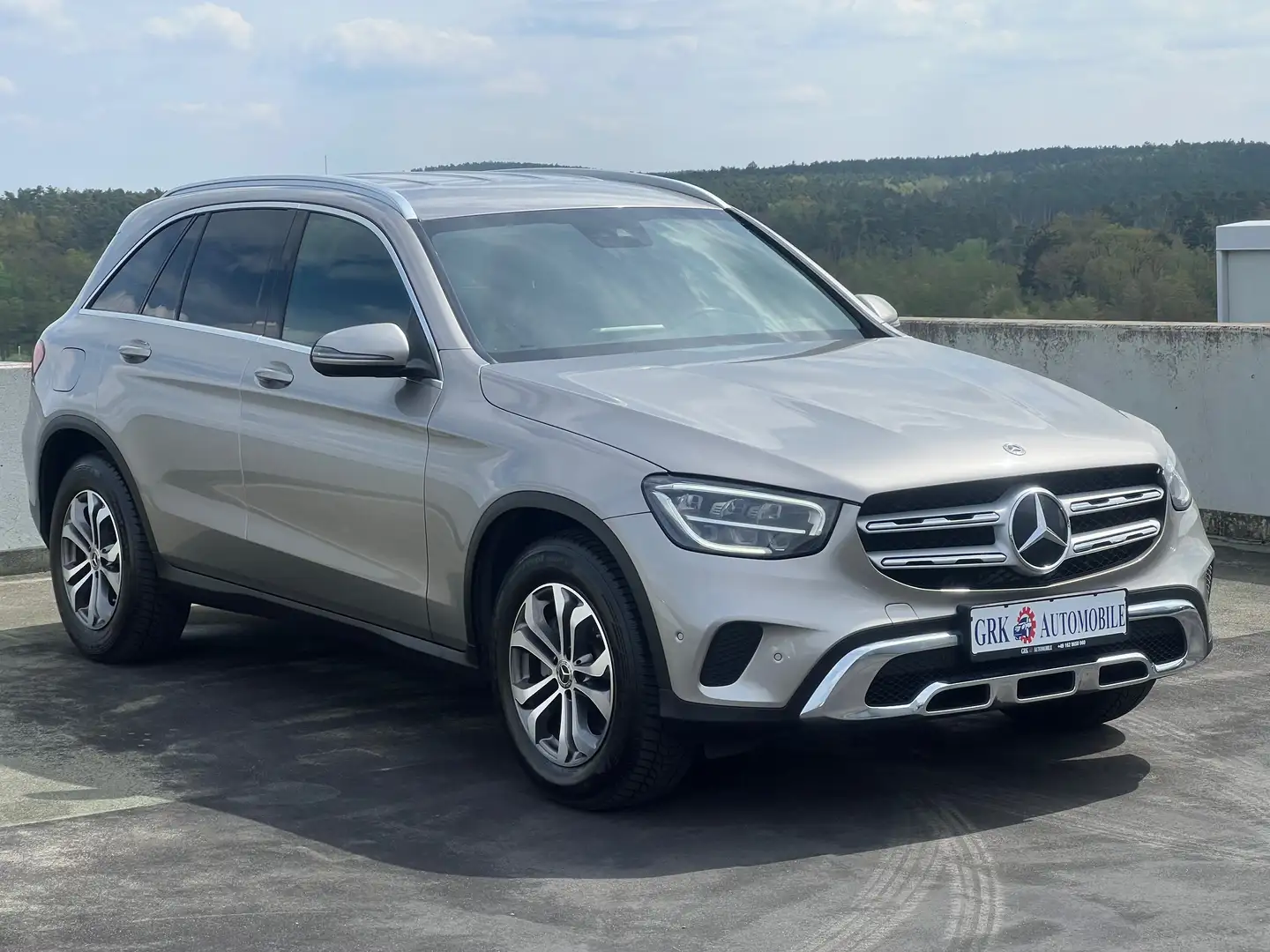 Mercedes-Benz GLC 220 d 4Matic 9G-Tronic Navi MATRIX ACC 1-Hand Beige - 2