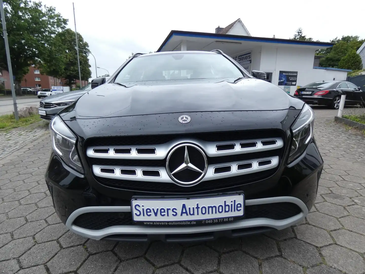 Mercedes-Benz GLA 180 GLA 180 Navi Teilleder Tempomat SHZ Klima PDC Nero - 2