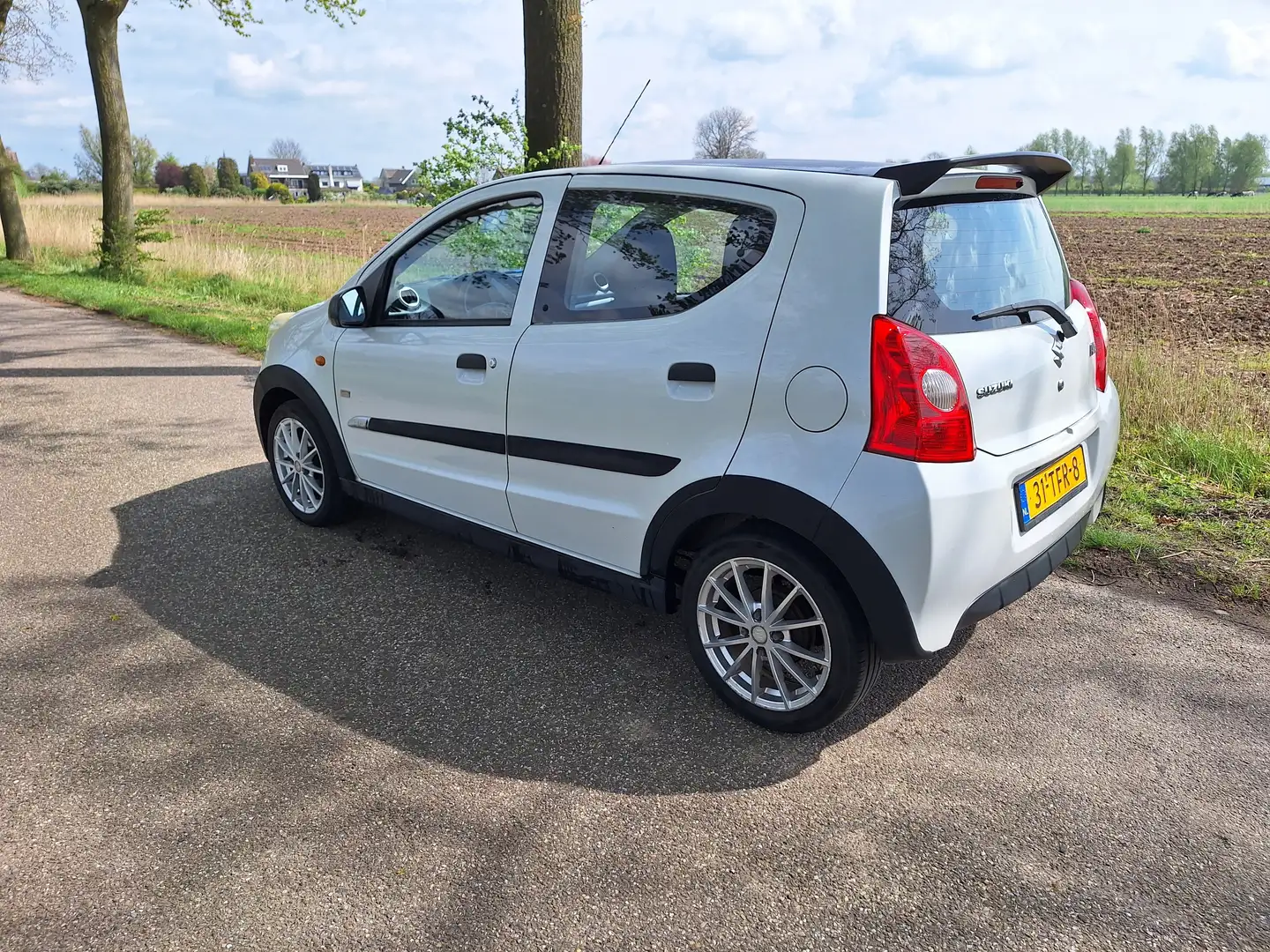 Suzuki Alto 1.0 Cool Comfort White - 1