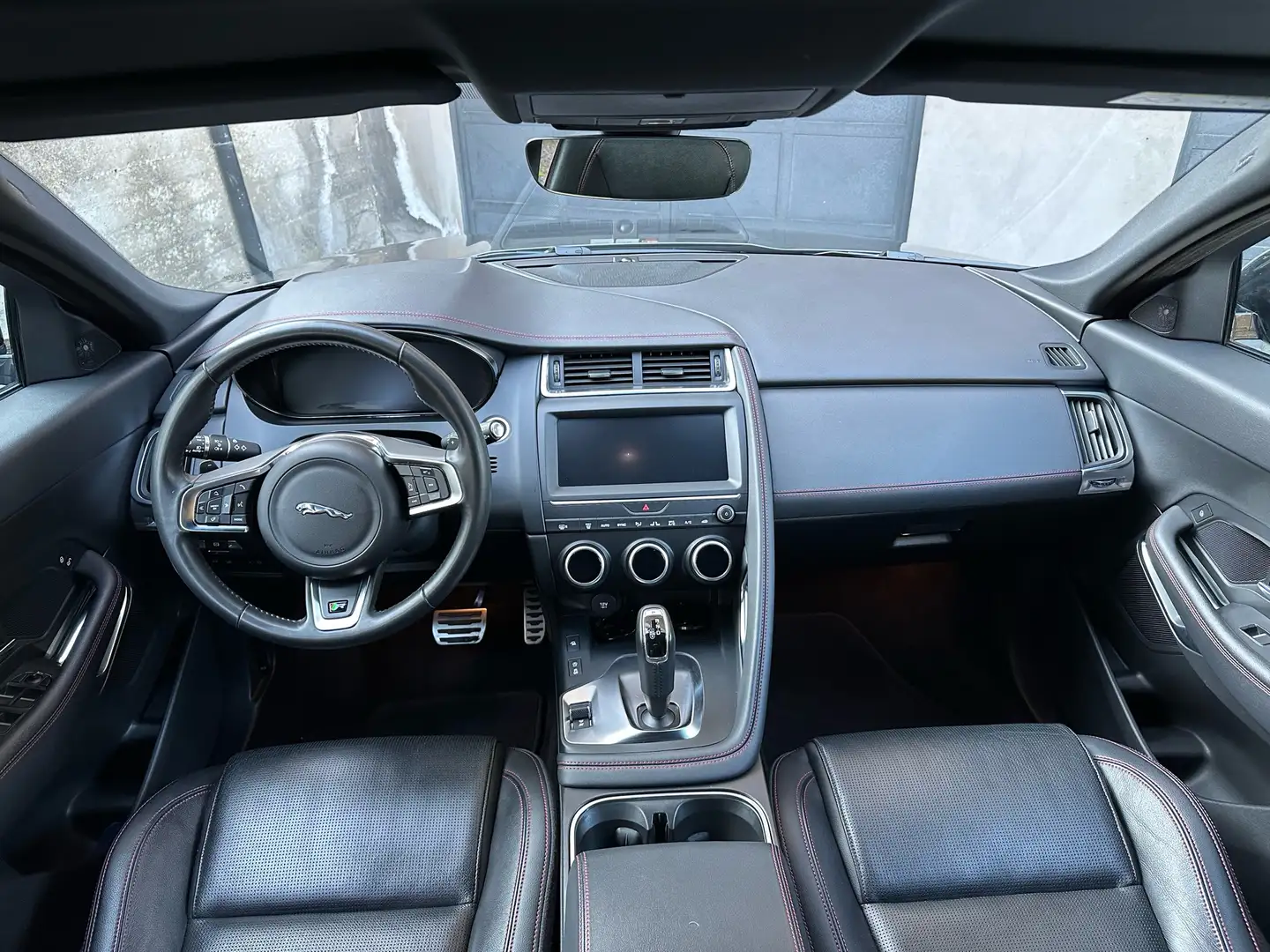 Jaguar E-Pace 2.0d i4 Chequered Flag awd 180cv auto Grey - 2