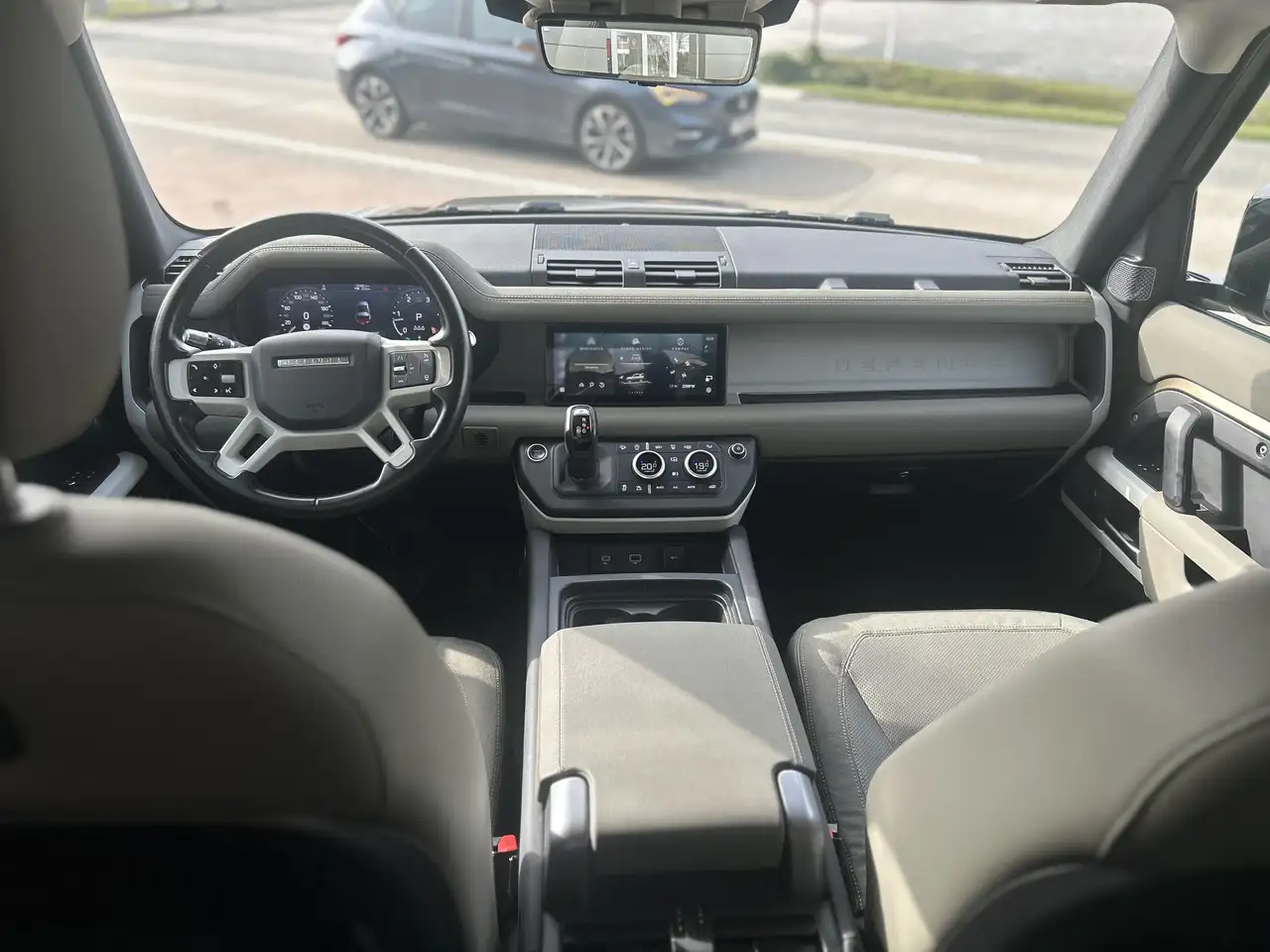 Land Rover Defender D250 SE // Lichte vracht — foto 4