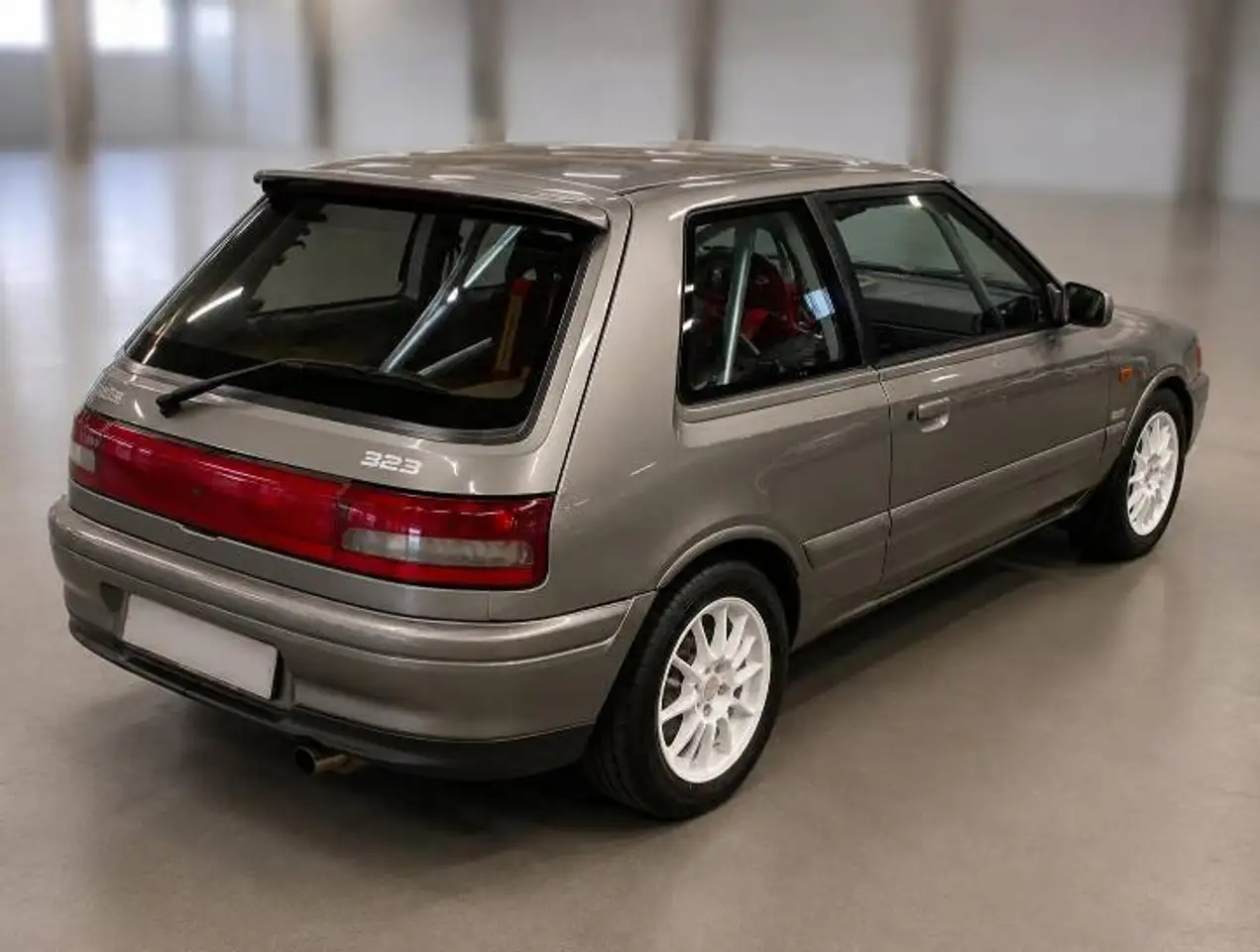 Mazda 323 1.8i GTR 4X4, foto 4