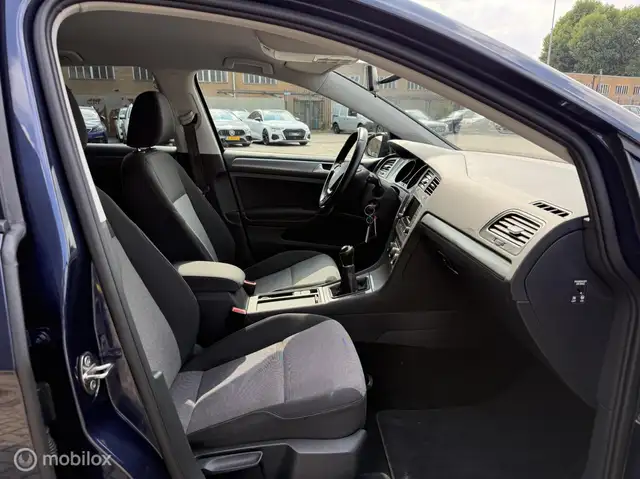 Volkswagen Golf view 14