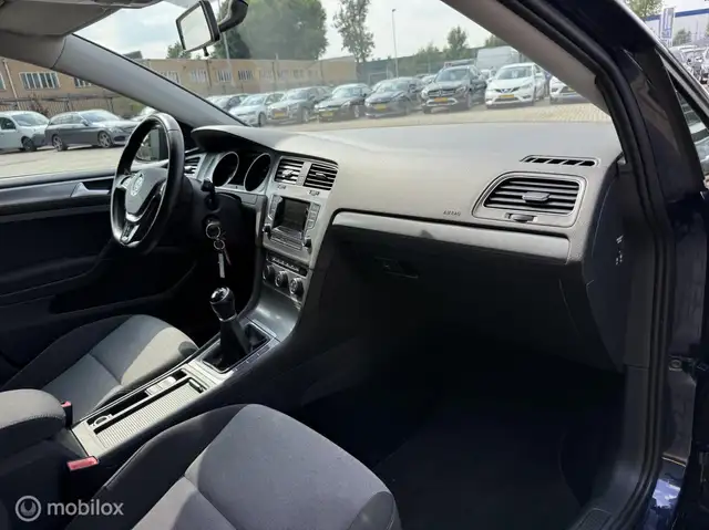 Volkswagen Golf view 13