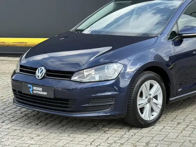Volkswagen Golf view 5