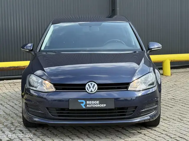 Volkswagen Golf view 6