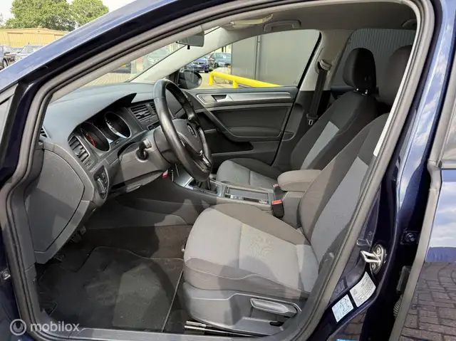 Volkswagen Golf view 10
