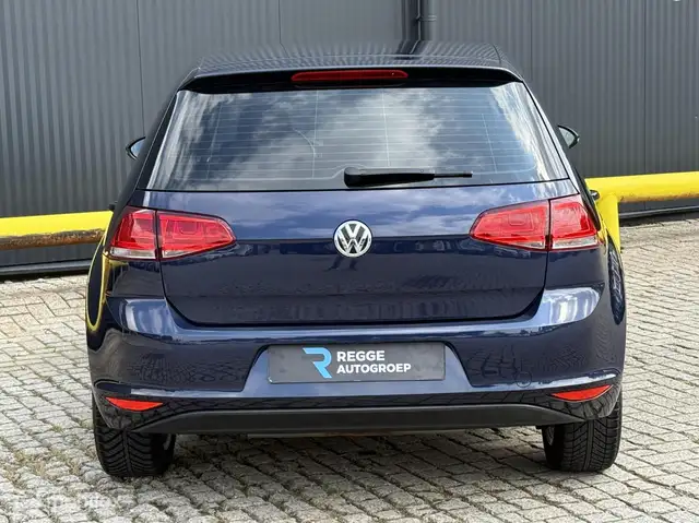 Volkswagen Golf view 8