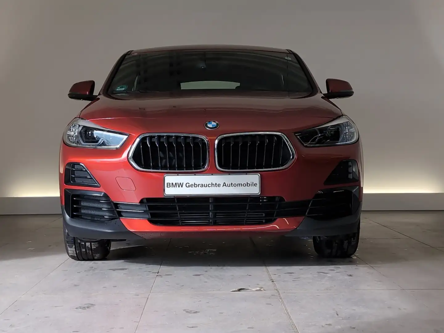 BMW X2 sDrive18i Navi/LED/PDC-hi/RFK/Sportsitze/DAB Orange - 2