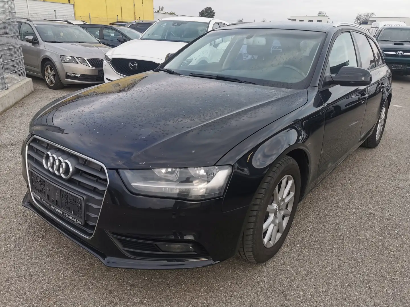 Audi A4 Attraction Schwarz - 1
