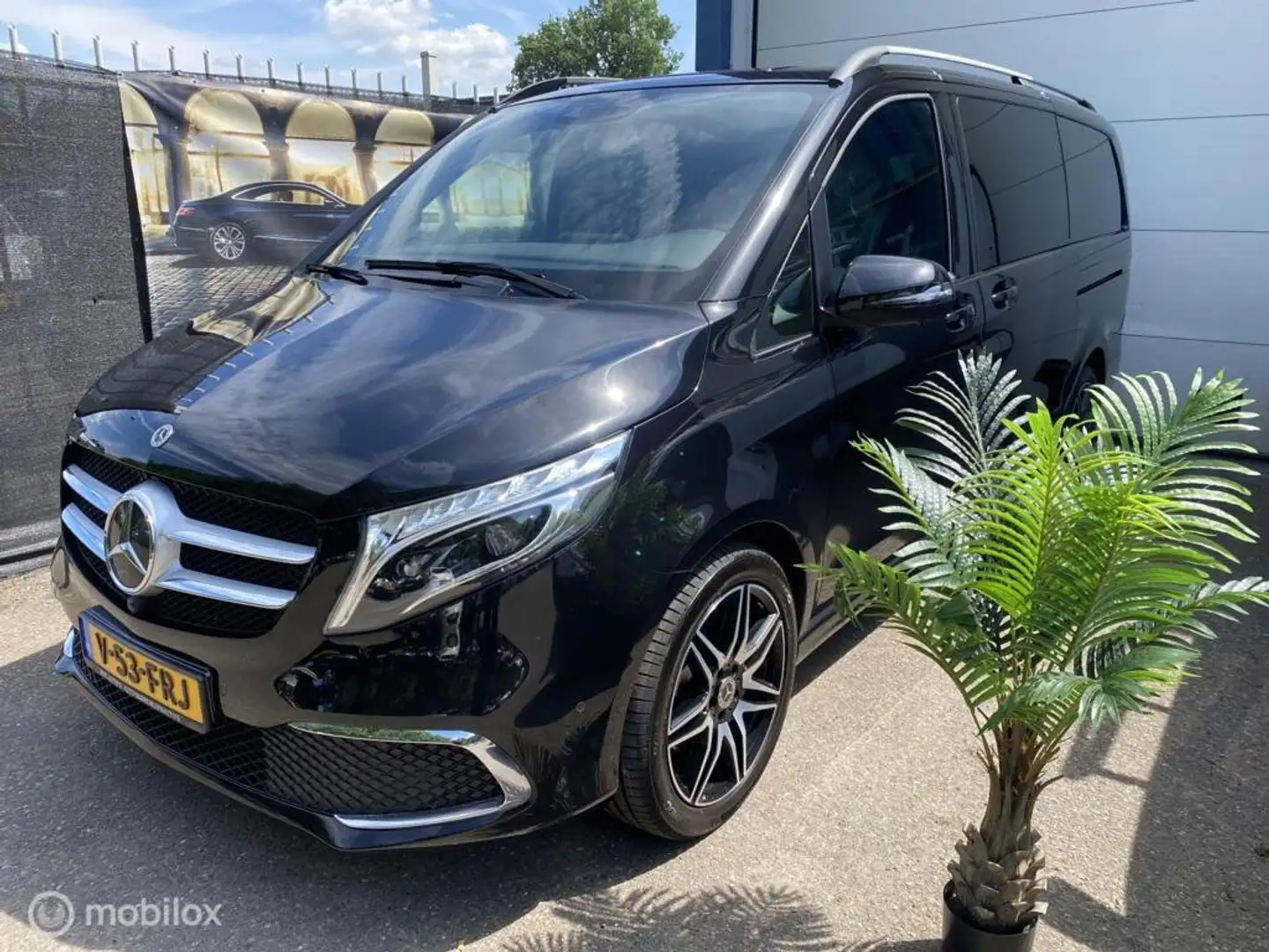 Mercedes-Benz V 300 300d L.DC Ed. 85.DKM  AUT ECC LEDER NAVI LED TREKH Zwart - 1