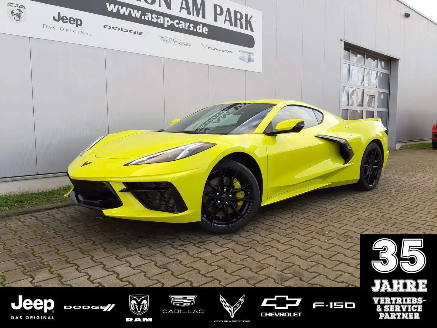 Corvette C8 Coupe 2LT 6.2V8 MY24 |Magnetic|Lift|Europamod Gelb - 1
