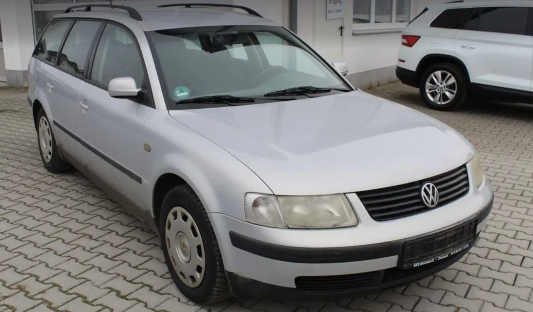 Volkswagen Passat Variant 1.8 5V Gris - 1