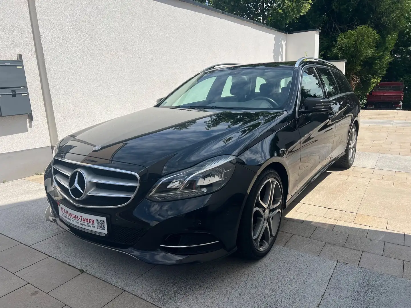 Mercedes-Benz E 200 T-Modell E 200 CGI BlueEfficiency Schwarz - 2
