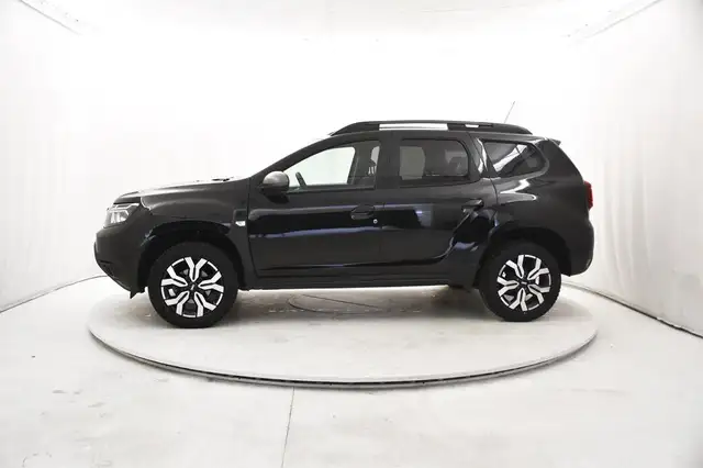 Dacia Duster view 2