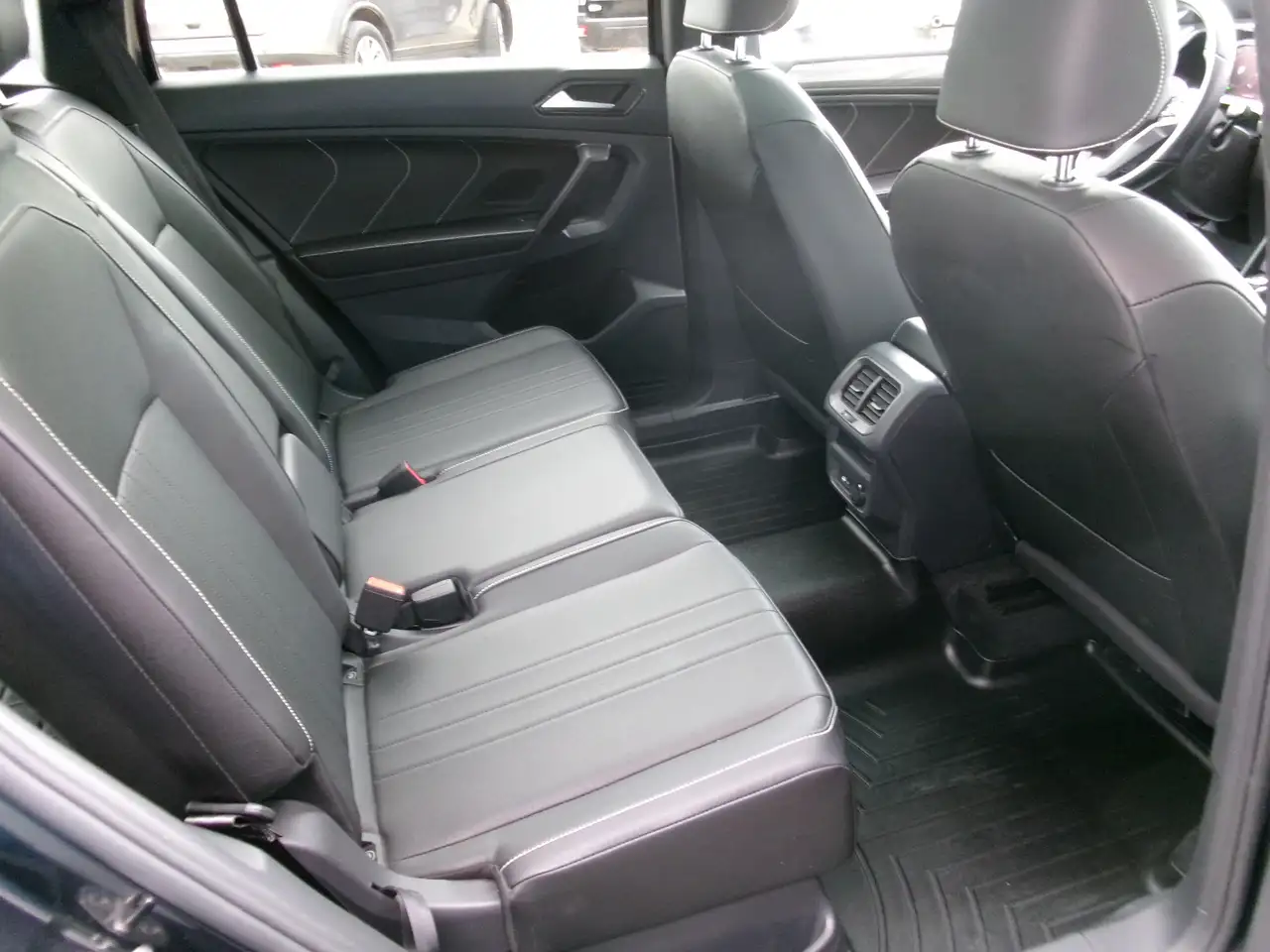 Volkswagen Tiguan photo Volkswagen Tiguan