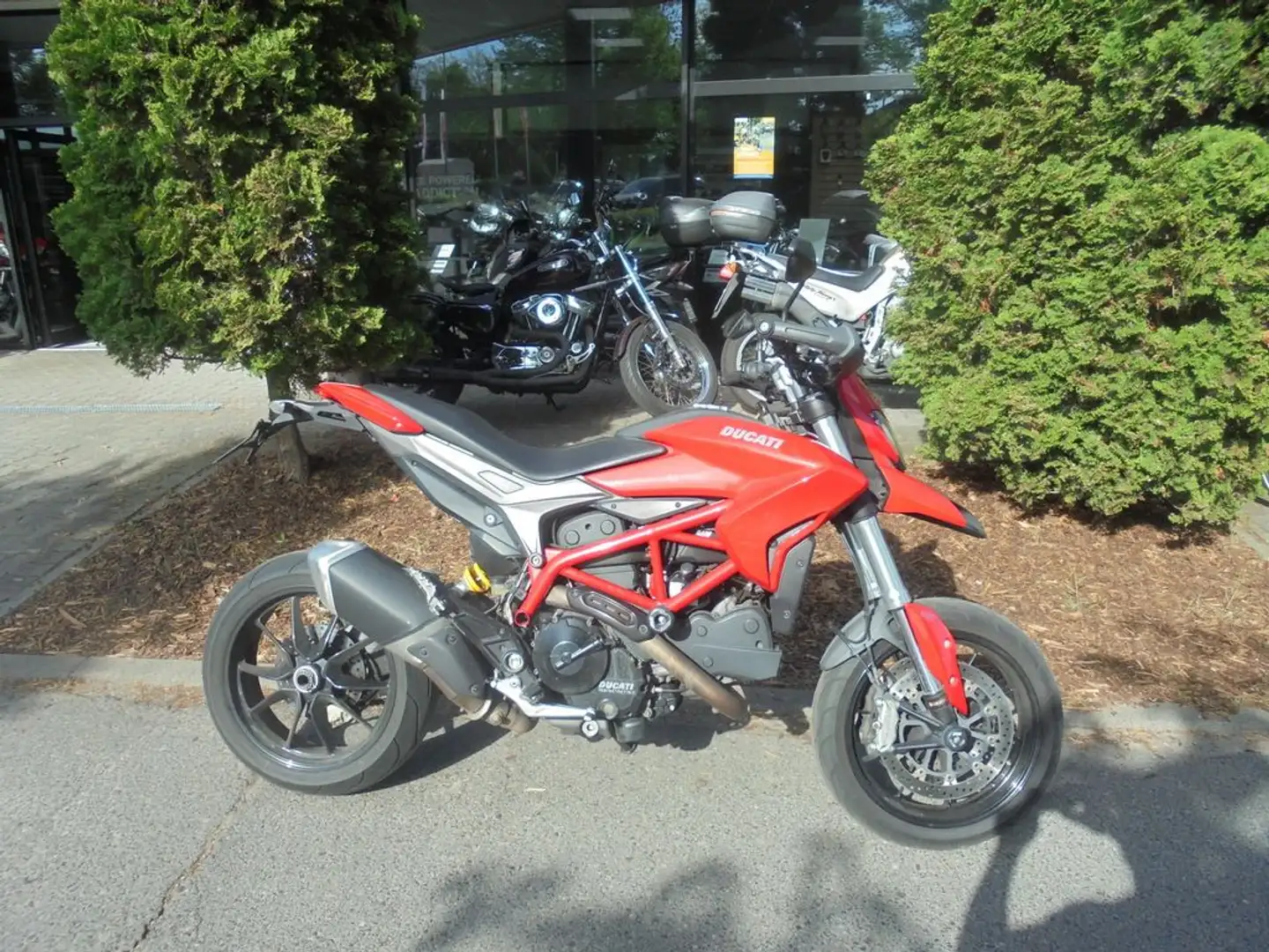 Ducati Hypermotard 821 Rood - 2